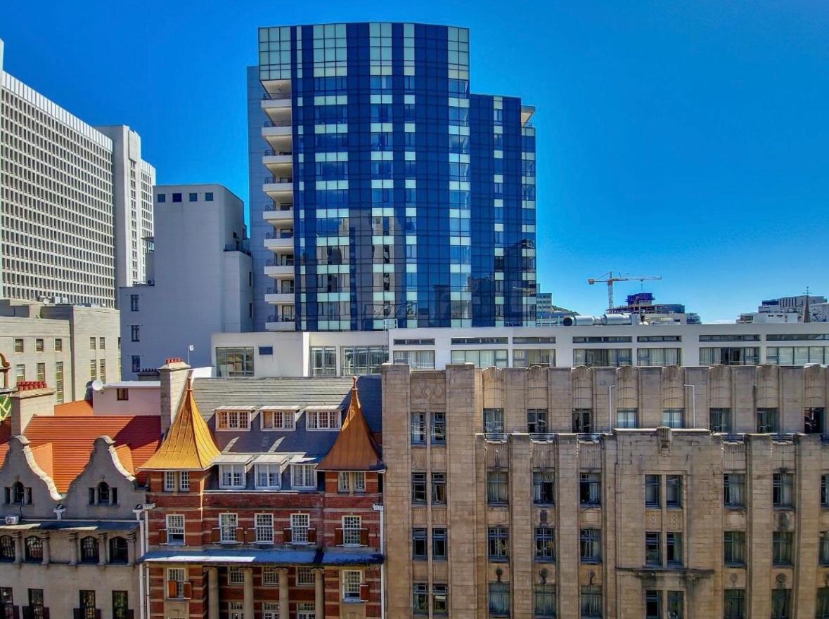 Hotel Taj Hotel Cape Town - Taj Residence suite ,let out privately - Image 1