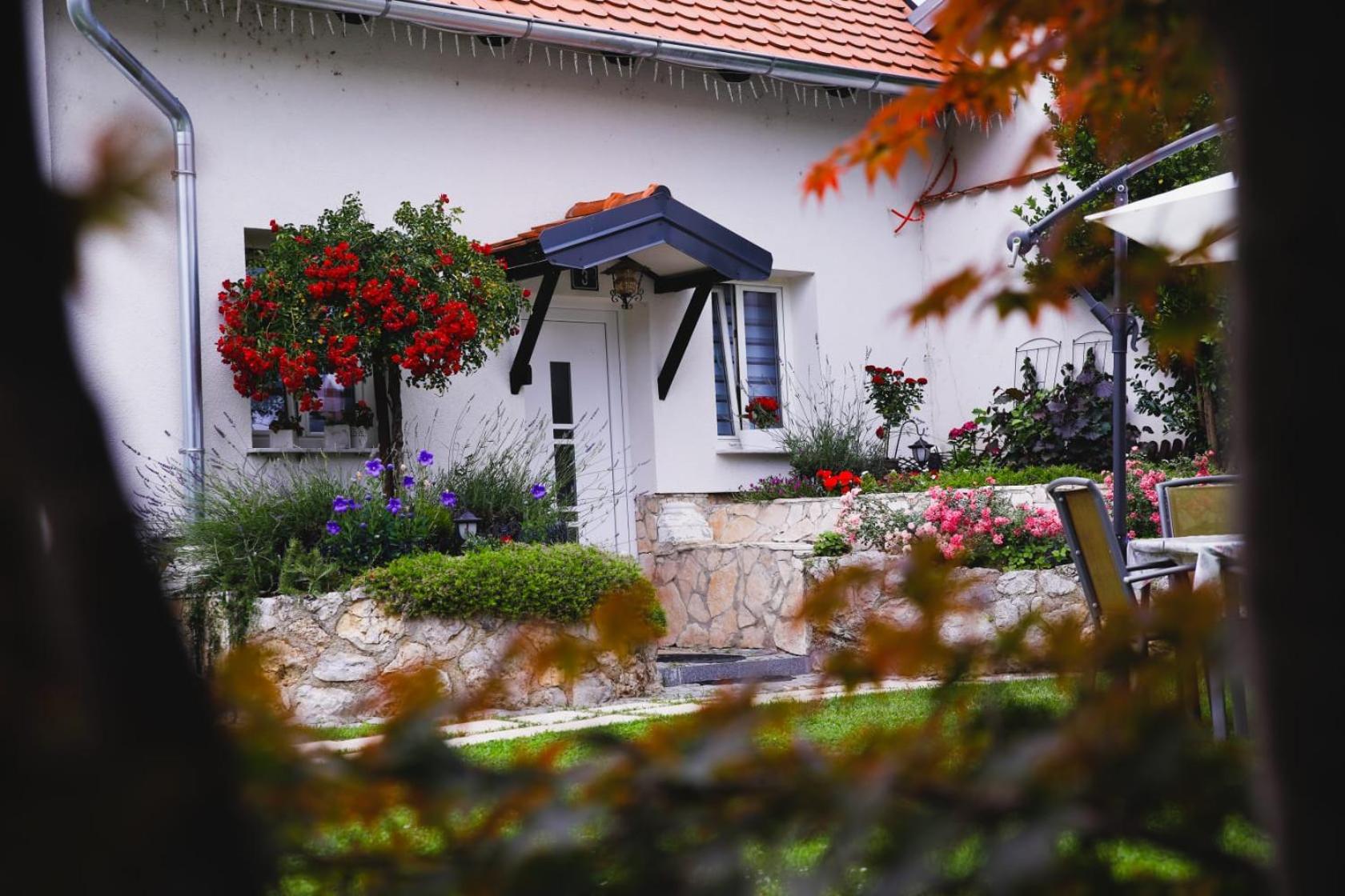 Apartments Dajčić
