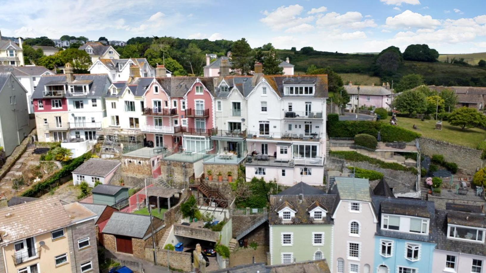 Dorset House, Salcombe, with Free Parking