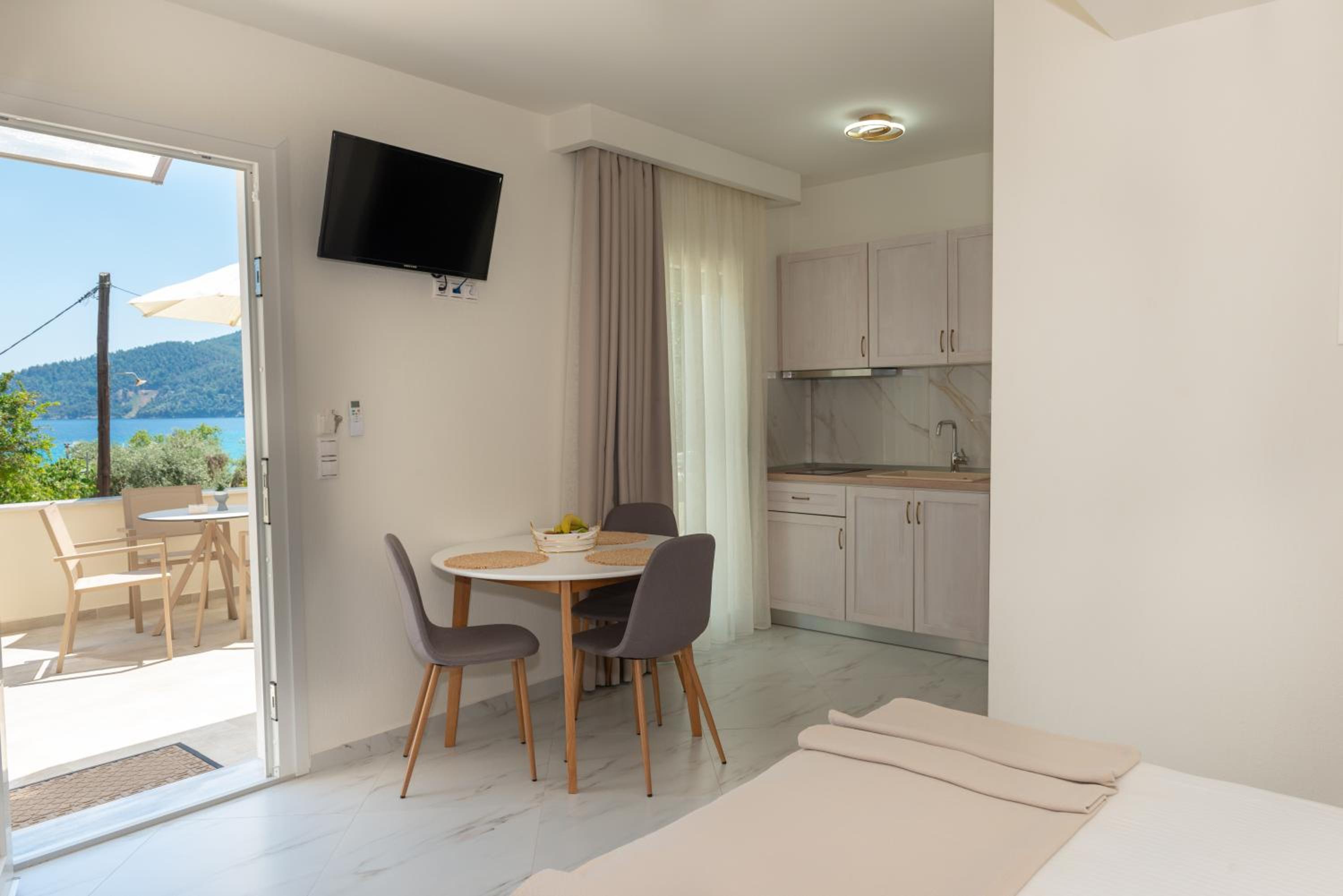 Anna Apartments