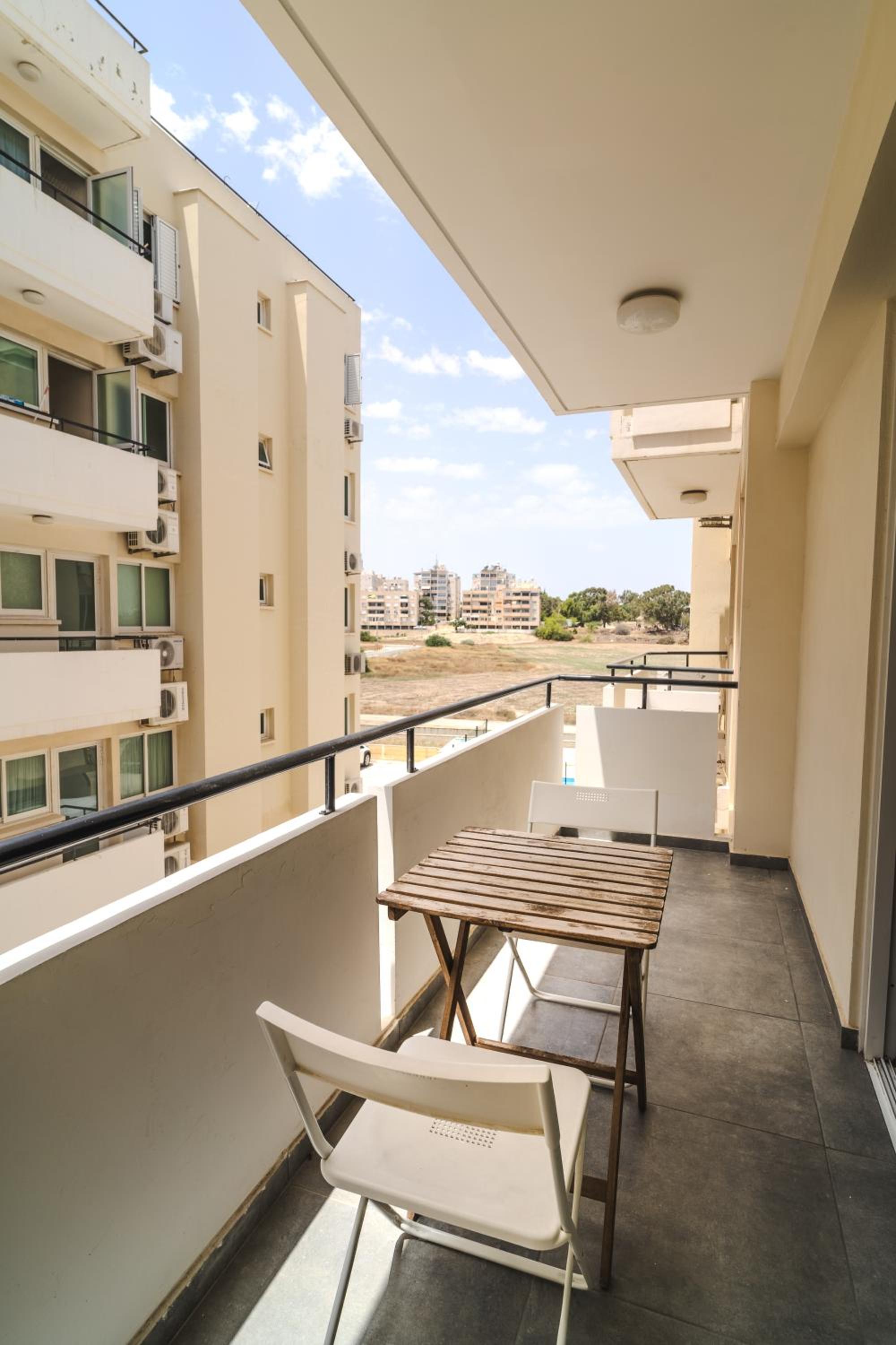 Kave Blue Mackenzie 1 Bdr Flat with Pool view 5