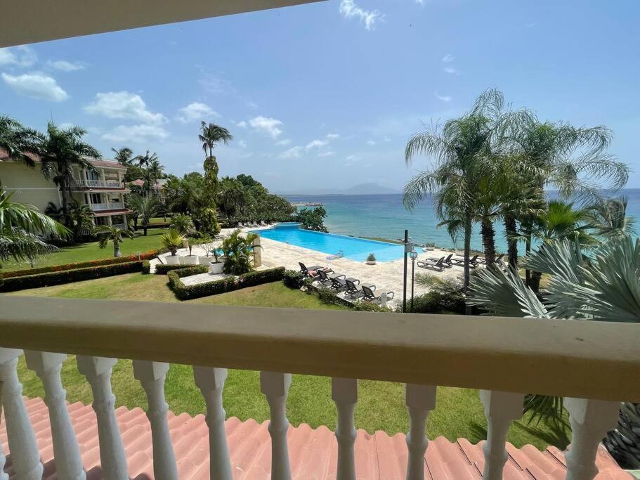 Beachfront Luxury Apartment