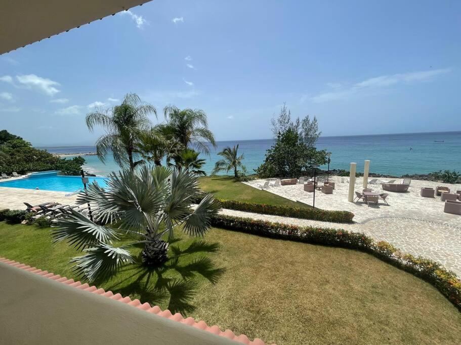Beachfront Luxury Apartment