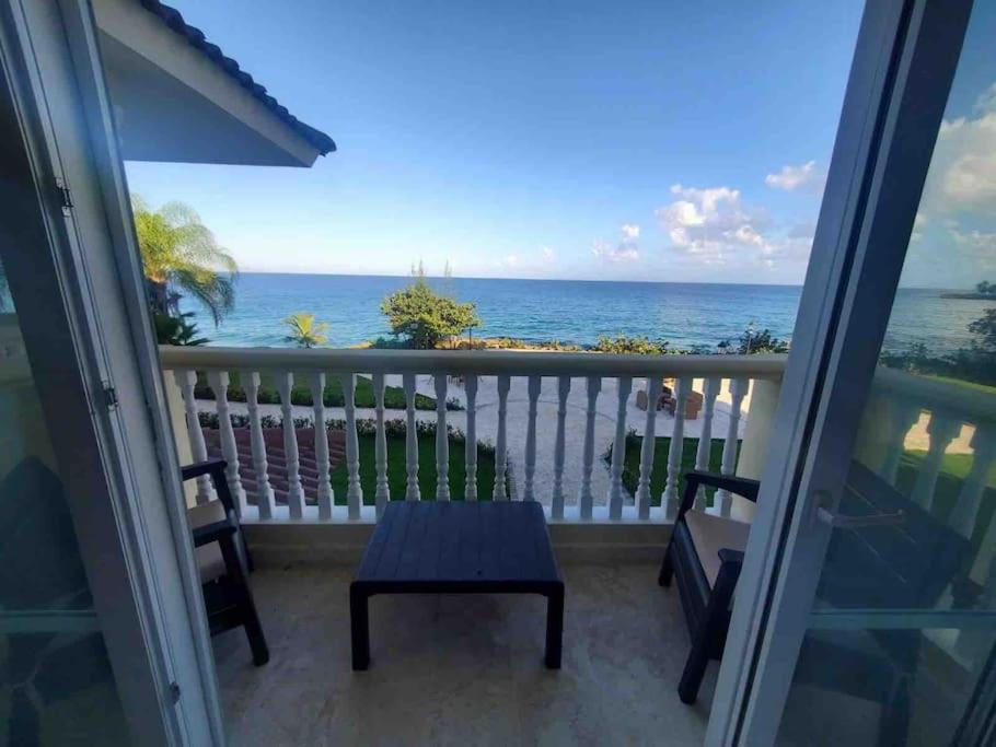 Beachfront Luxury Apartment