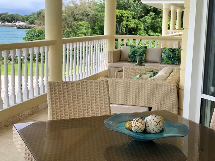 Beachfront Luxury Apartment