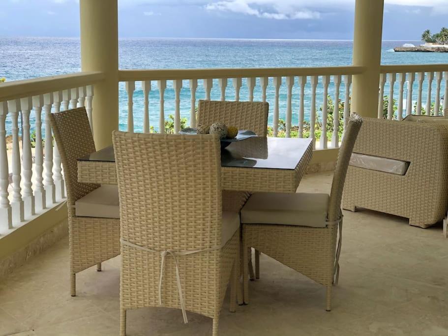 Beachfront Luxury Apartment
