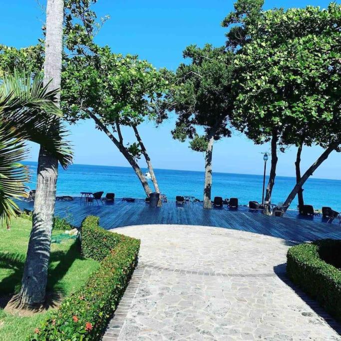 Beachfront Luxury Apartment