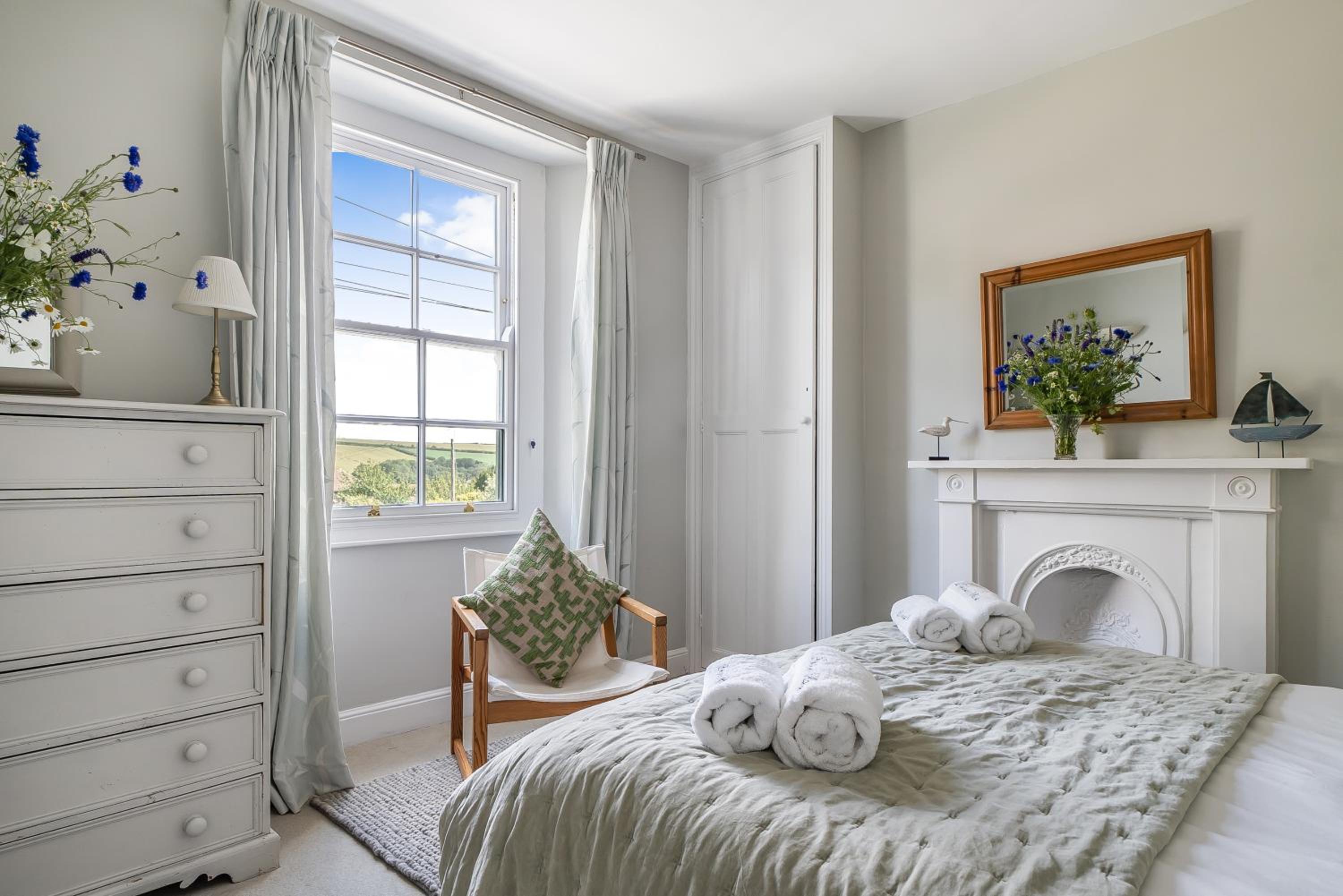 Dorset House, Salcombe, with Free Parking