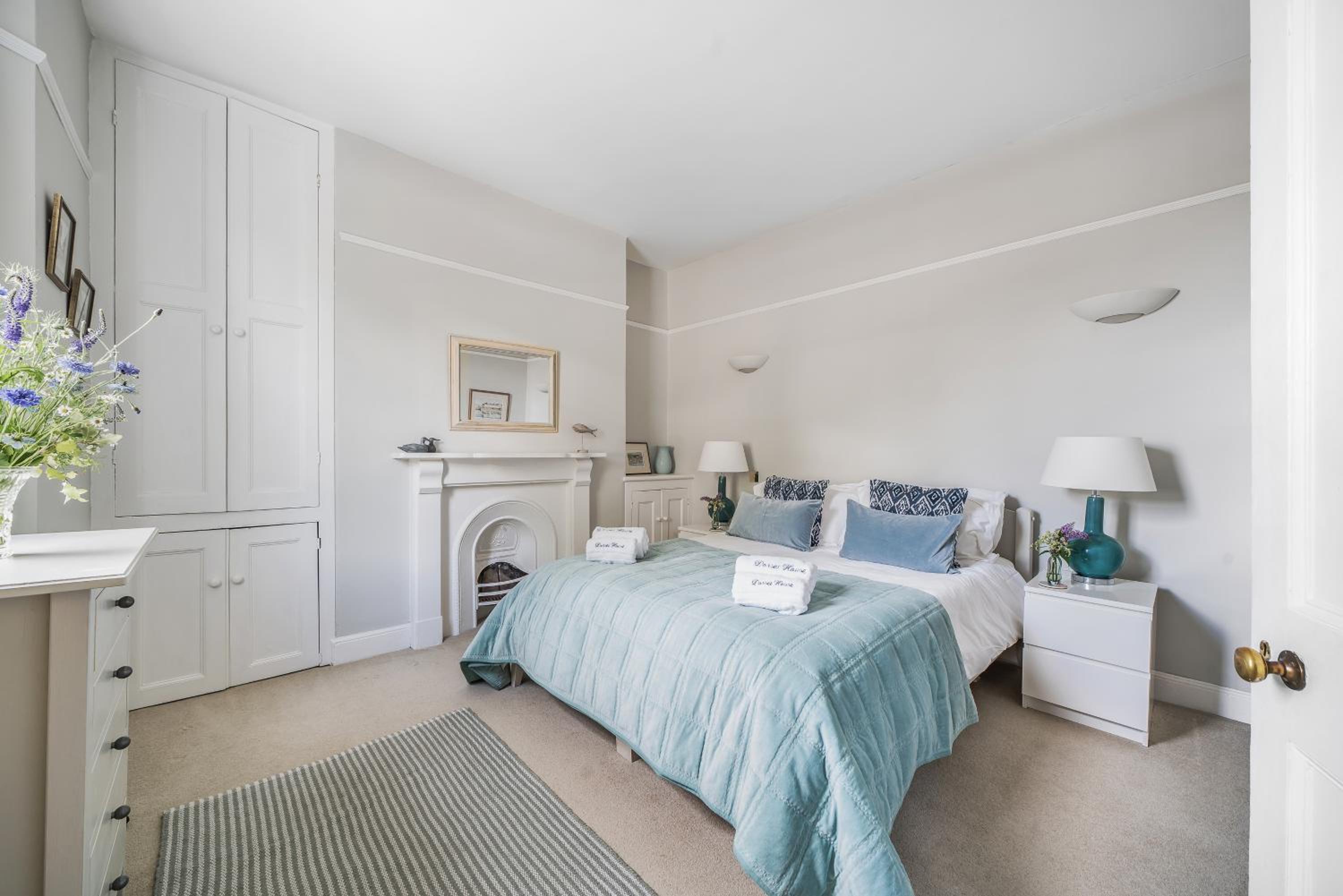 Dorset House, Salcombe, with Free Parking
