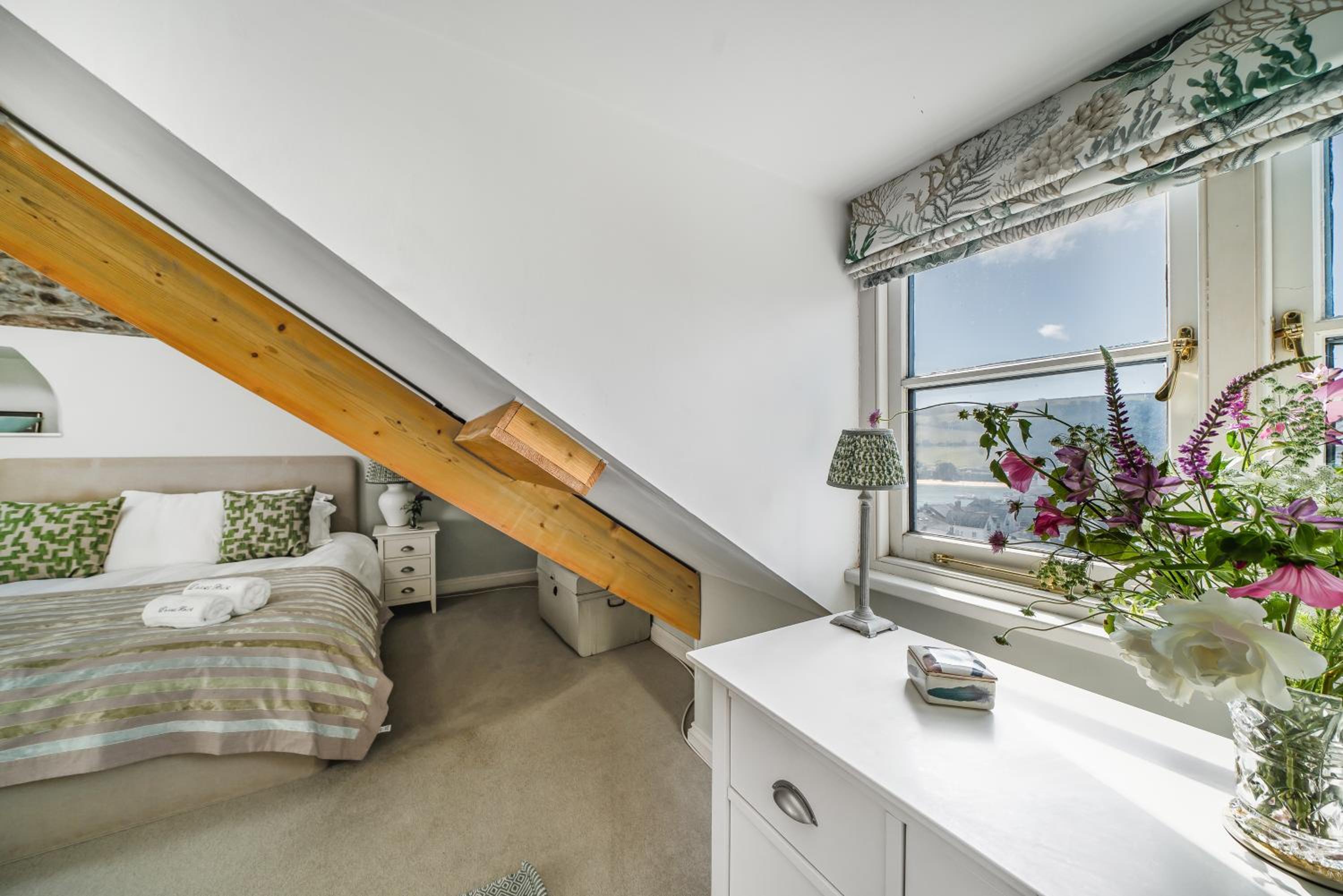 Dorset House, Salcombe, with Free Parking