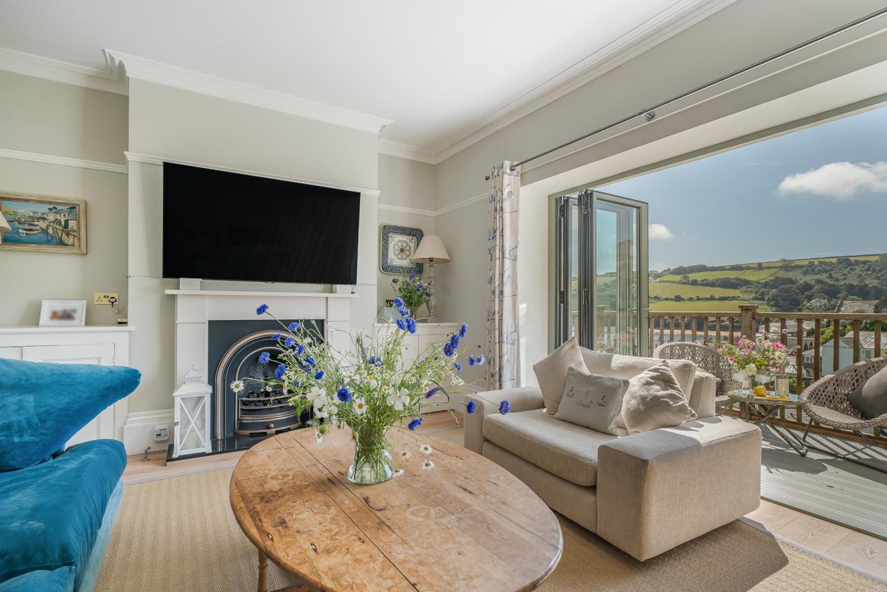 Dorset House, Salcombe, with Free Parking