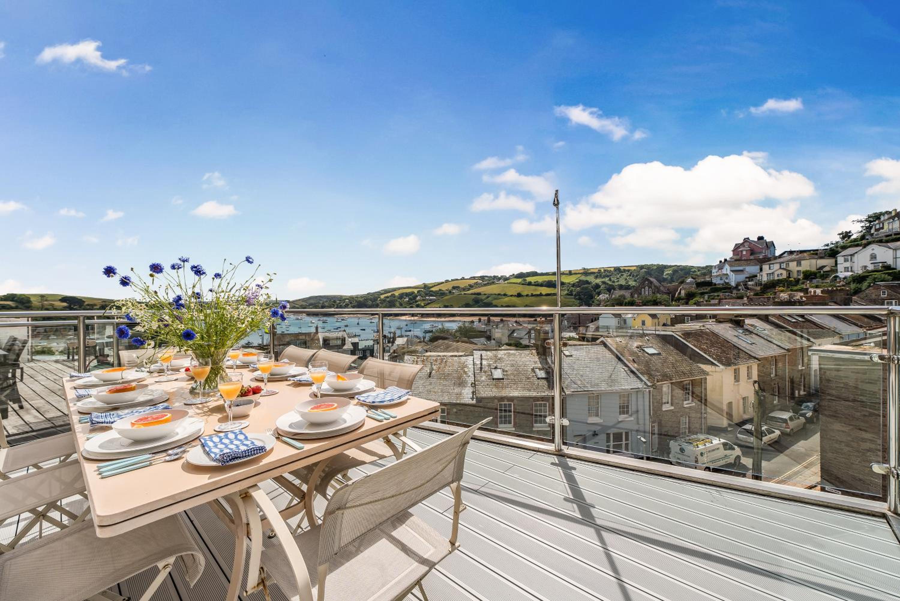 Dorset House, Salcombe, with Free Parking