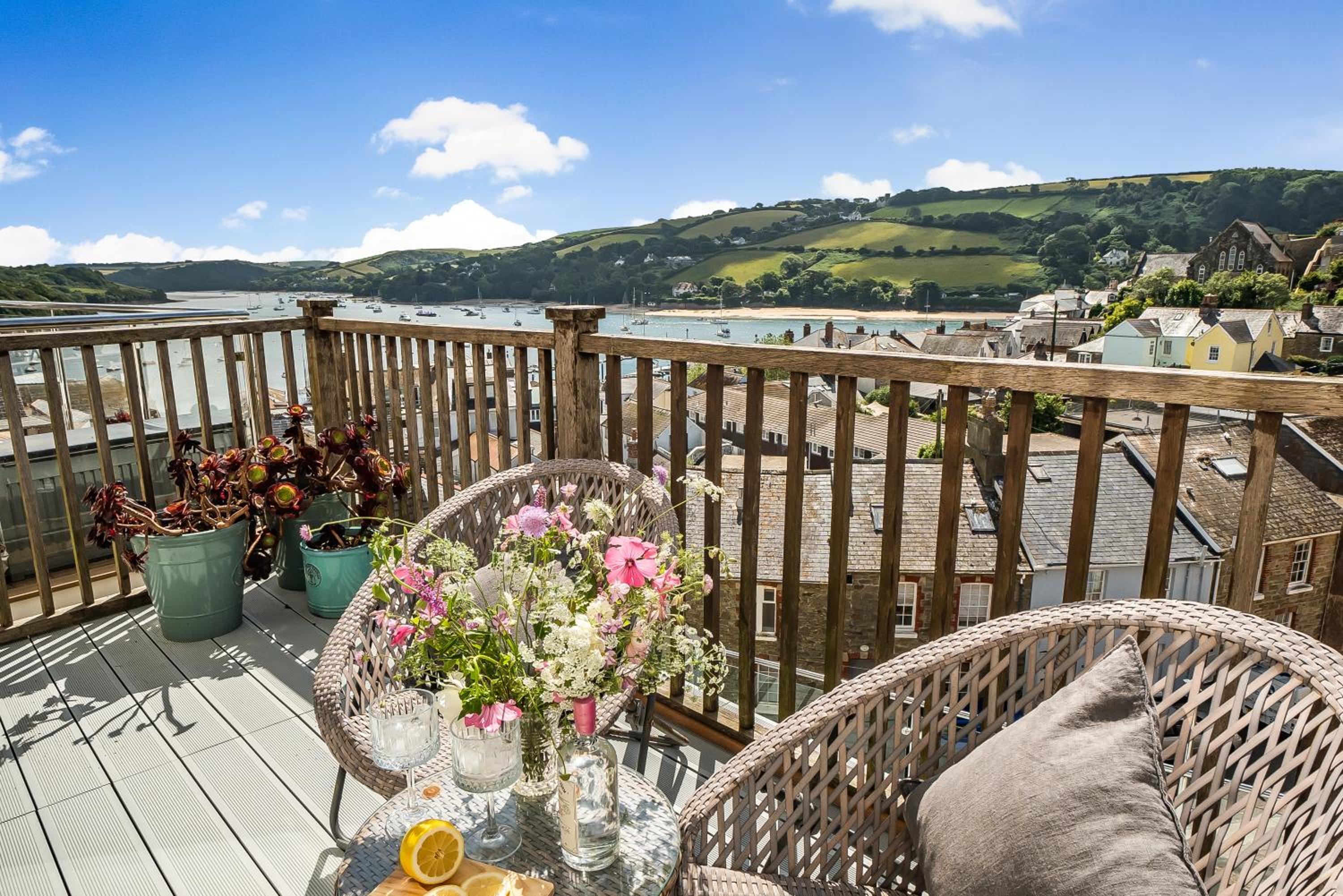 Dorset House, Salcombe, with Free Parking