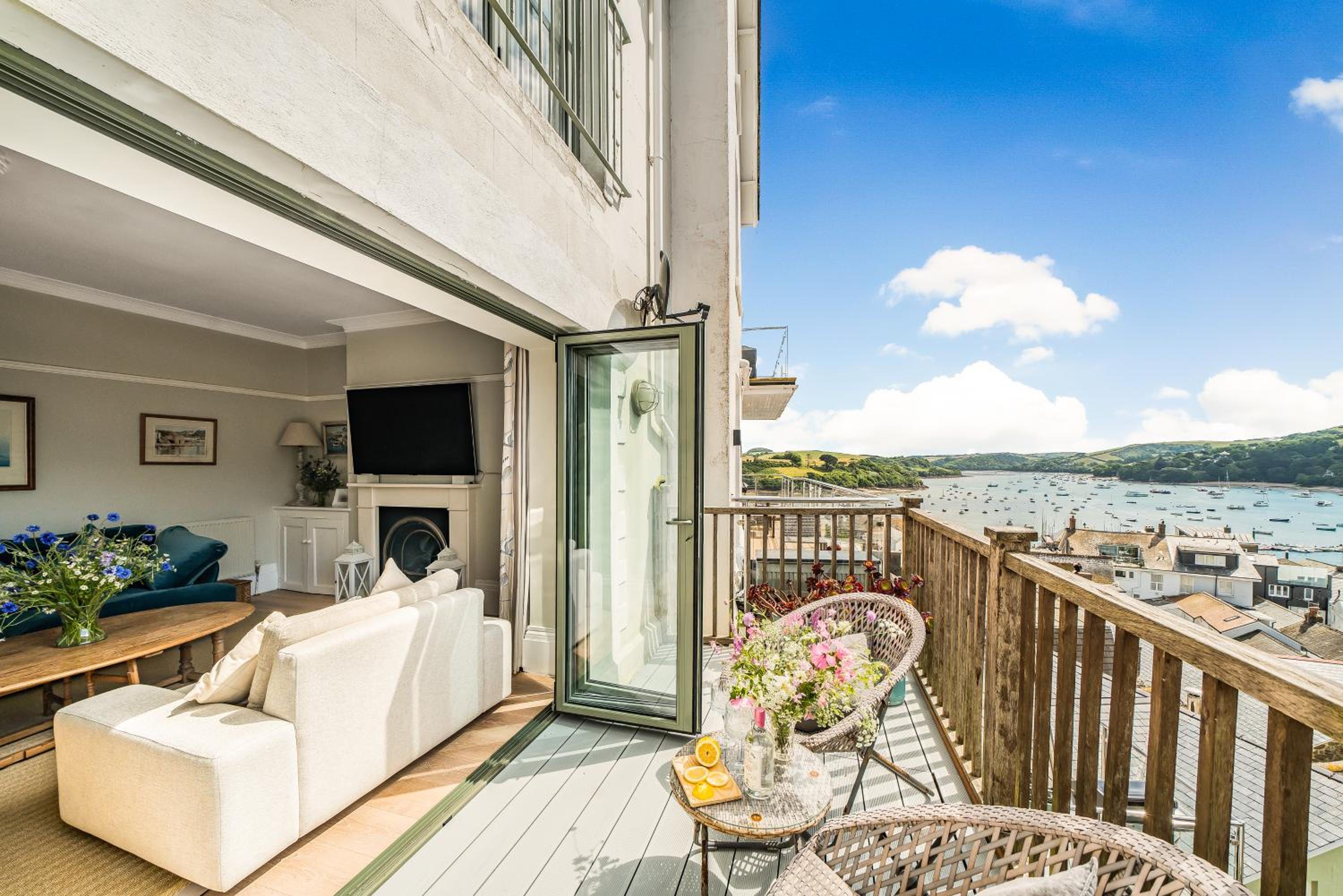Dorset House, Salcombe, with Free Parking