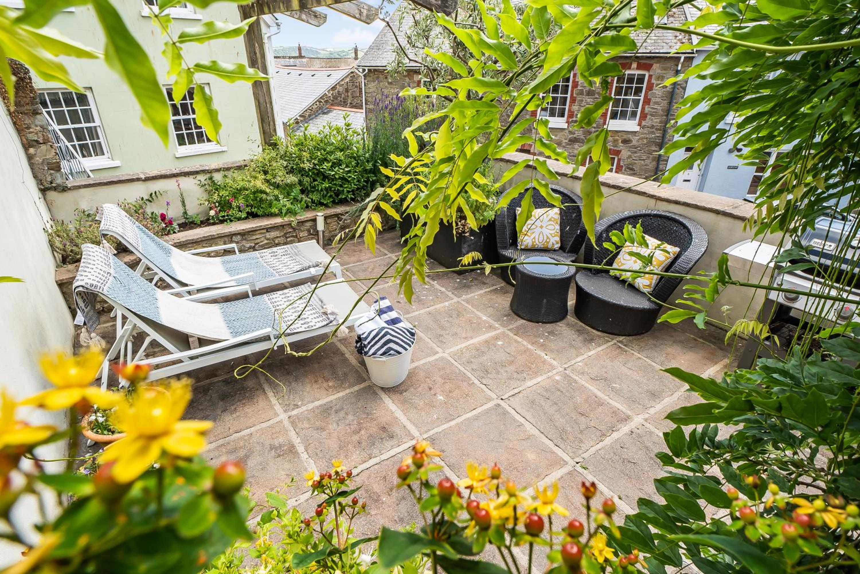 Dorset House, Salcombe, with Free Parking