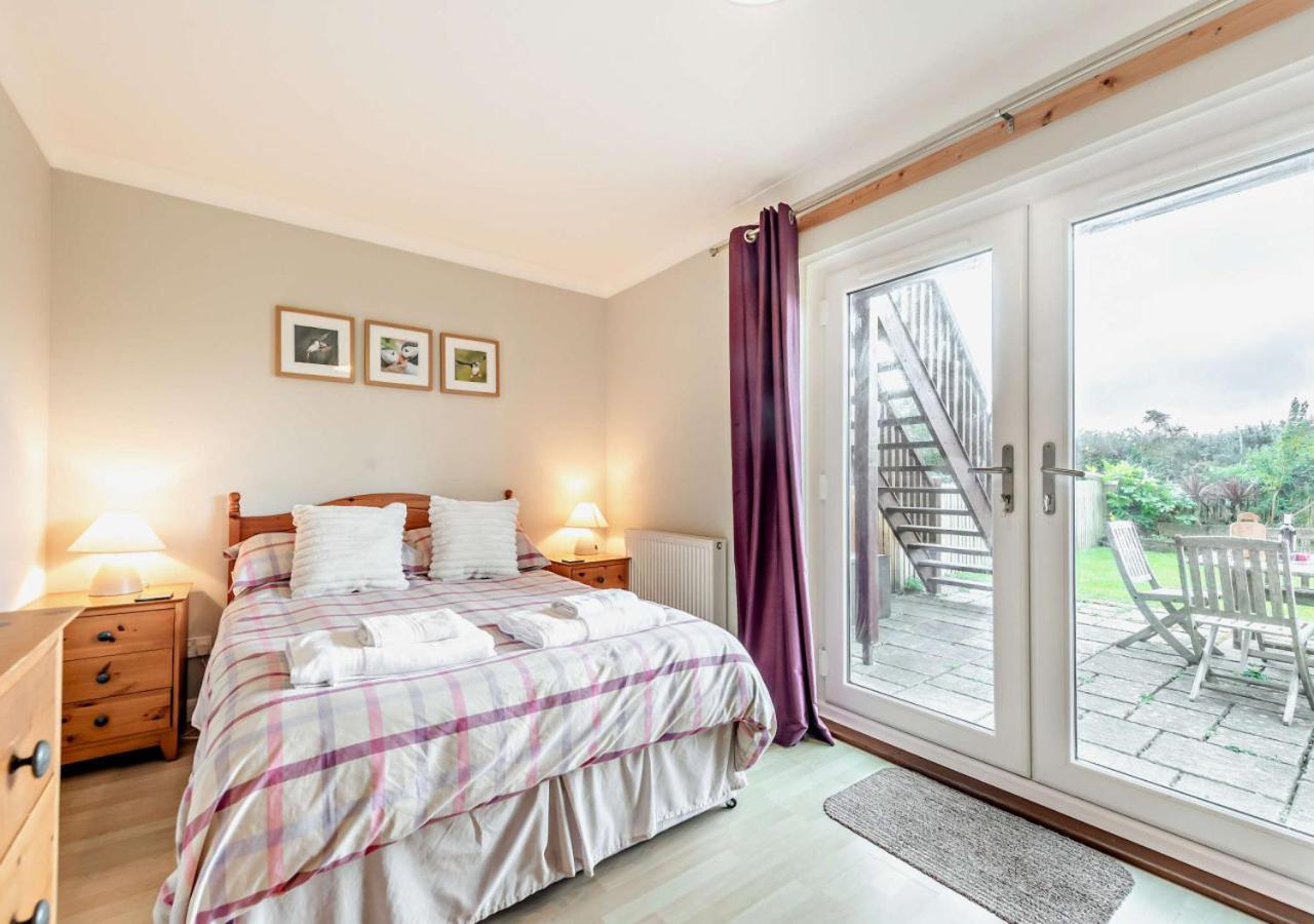 4 Bed in Broad Haven oc-b27955
