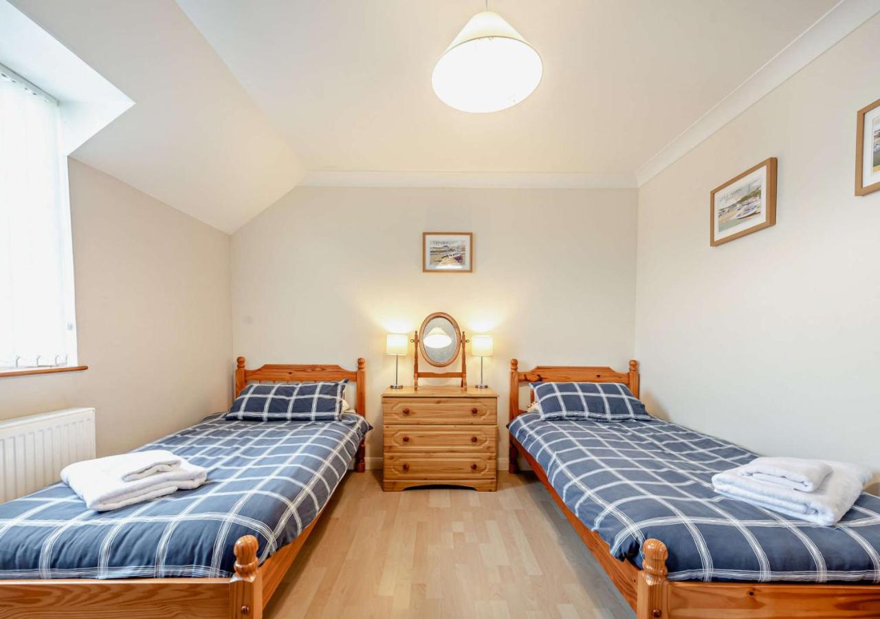 4 Bed in Broad Haven oc-b27955