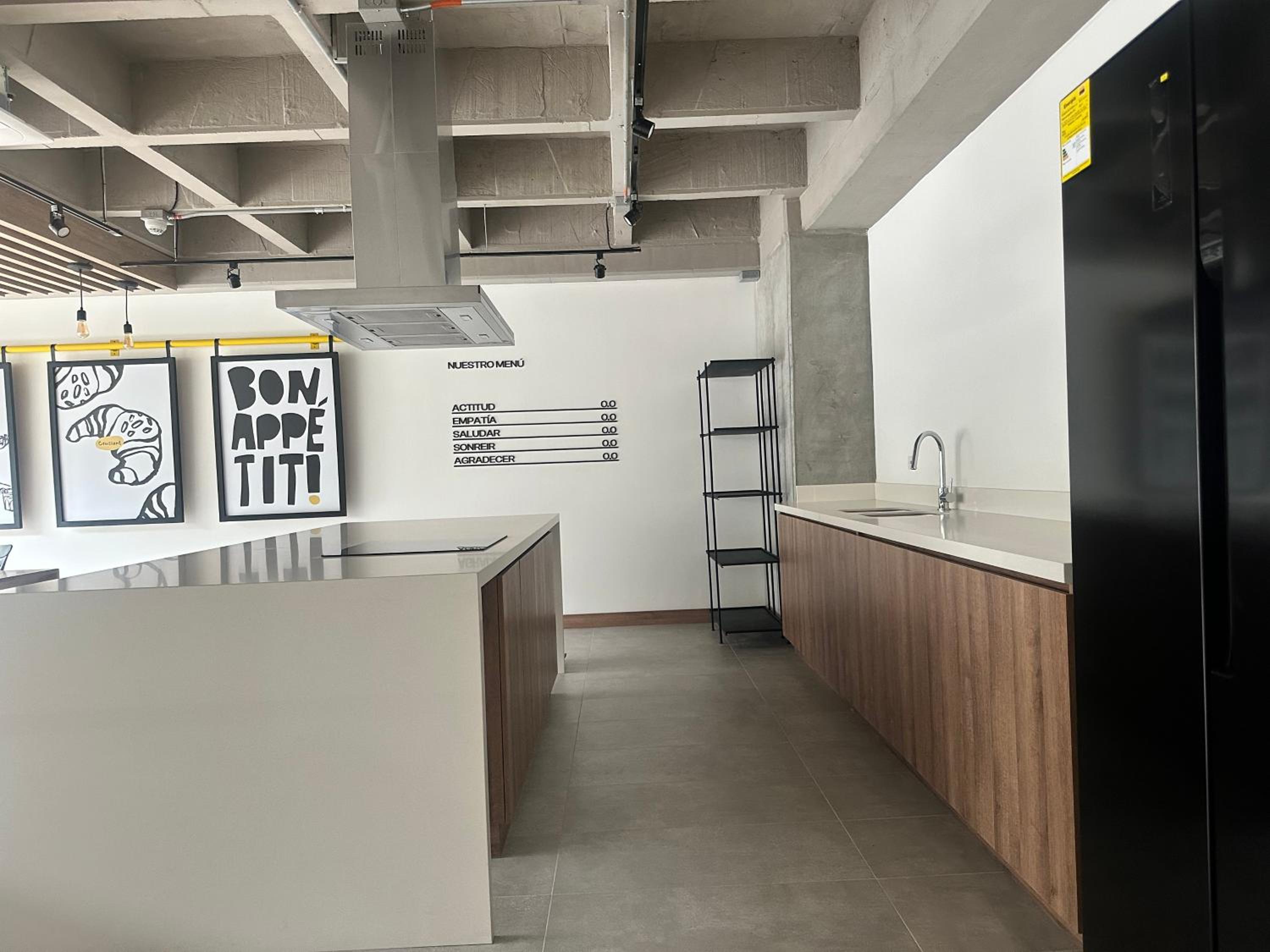 Brand new loft 1BR Balcony