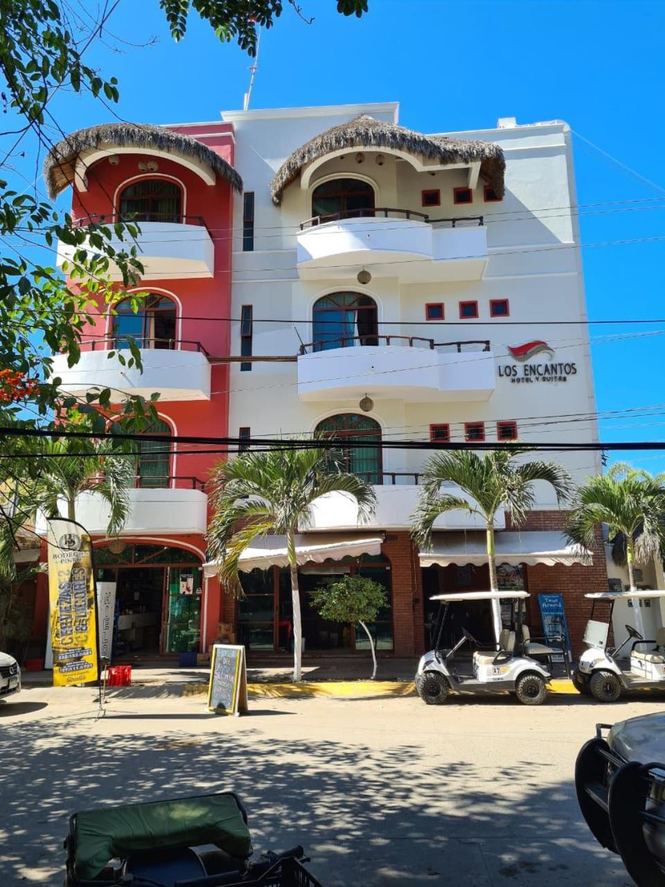 Hotel y Suites Los Encantos - Image 1