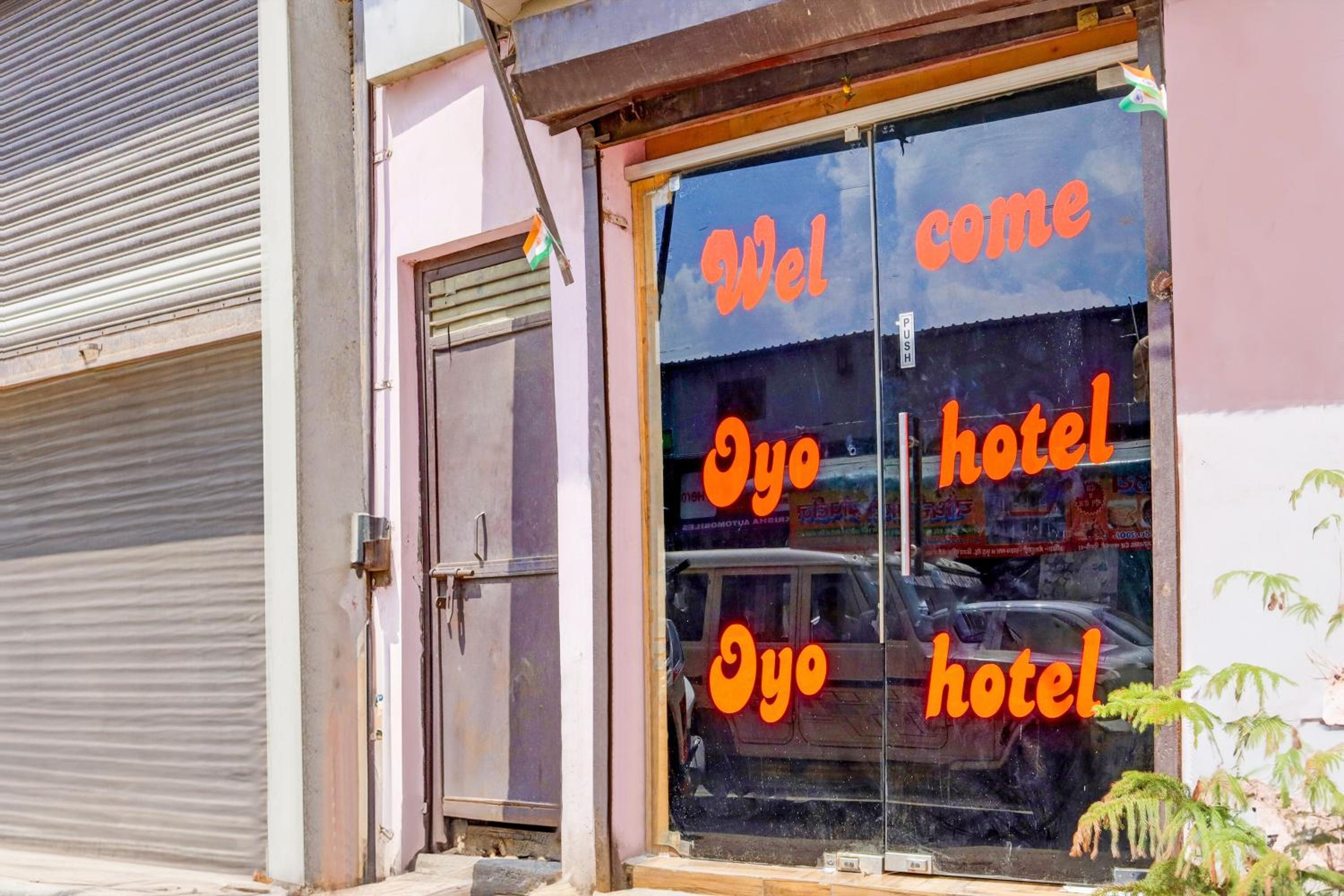 Hotel O Viraj