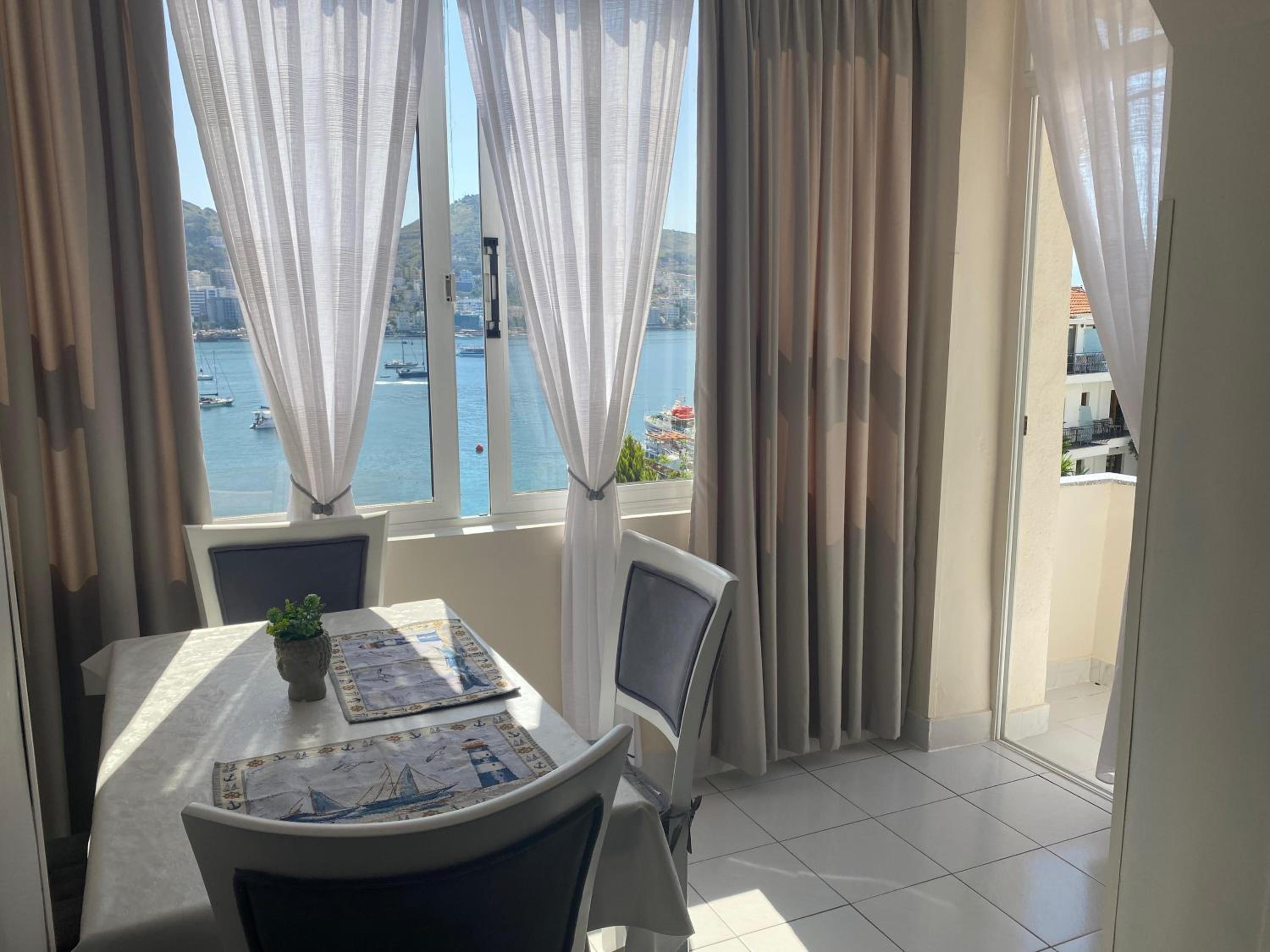 Seaside Apartment next to Ferry Terminal
