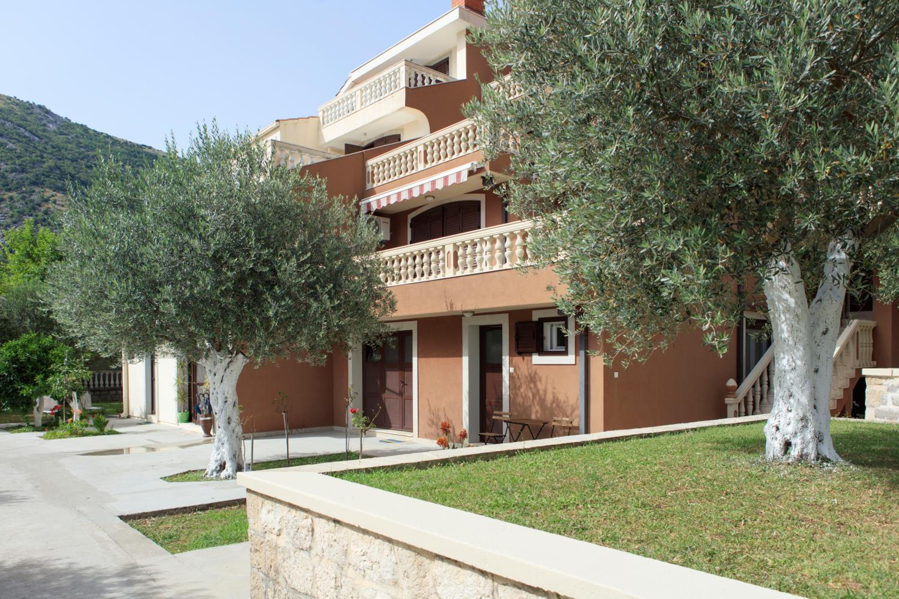 Apartment Olive Risan