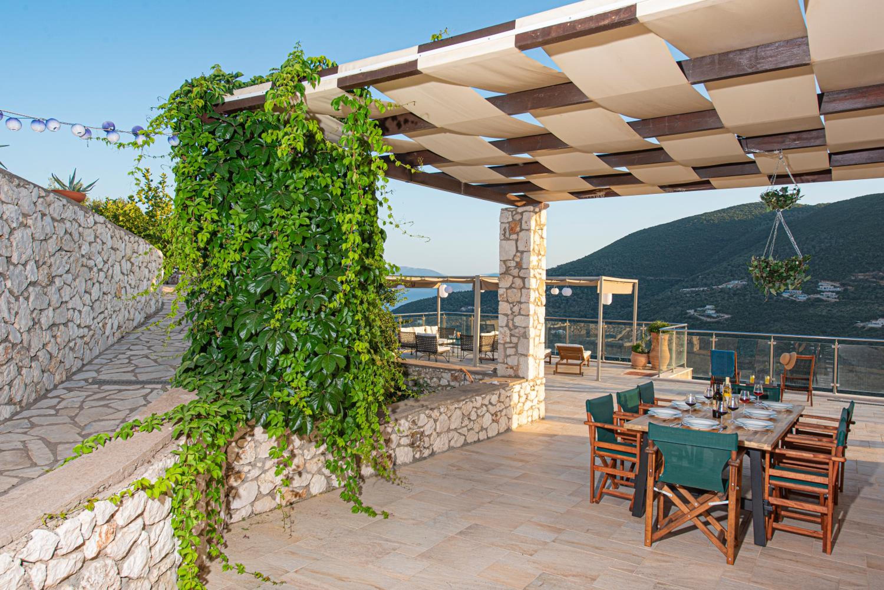 Adamas Villa
