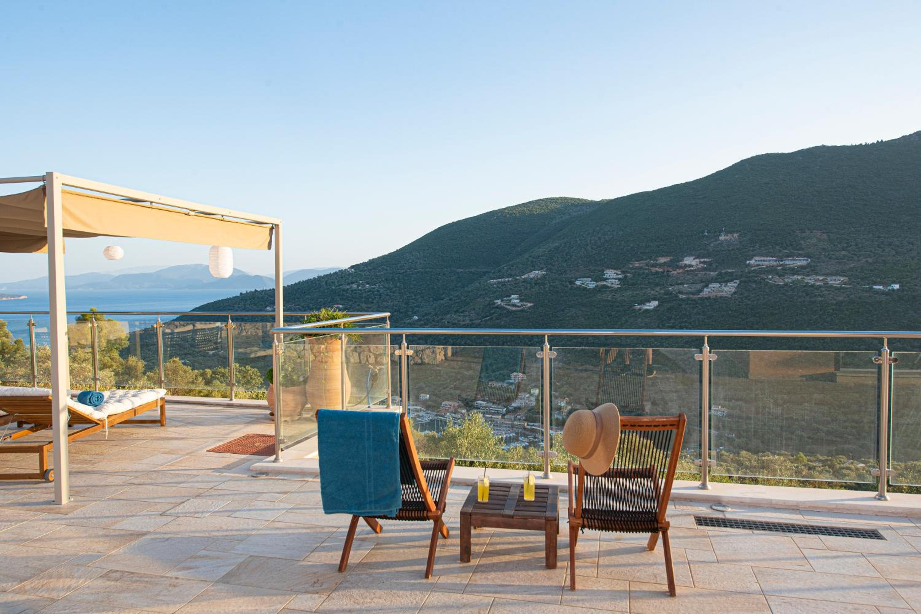 Adamas Villa