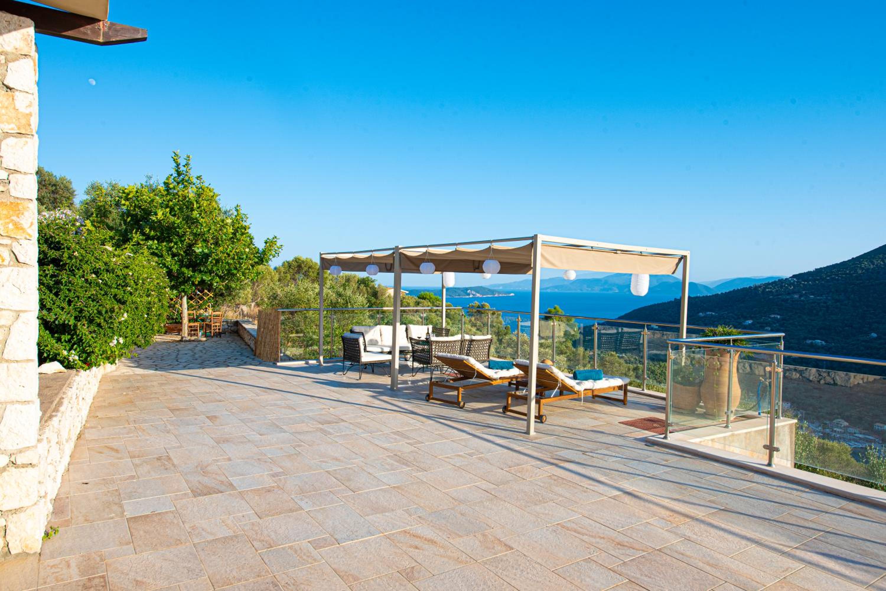 Adamas Villa