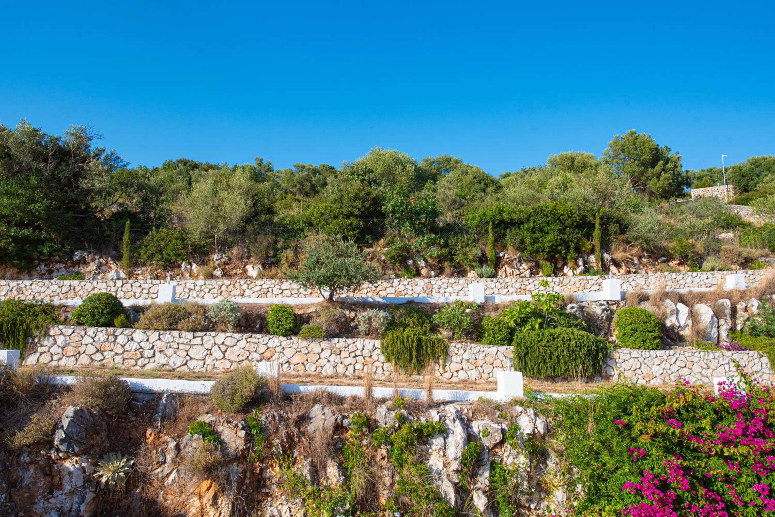 Adamas Villa