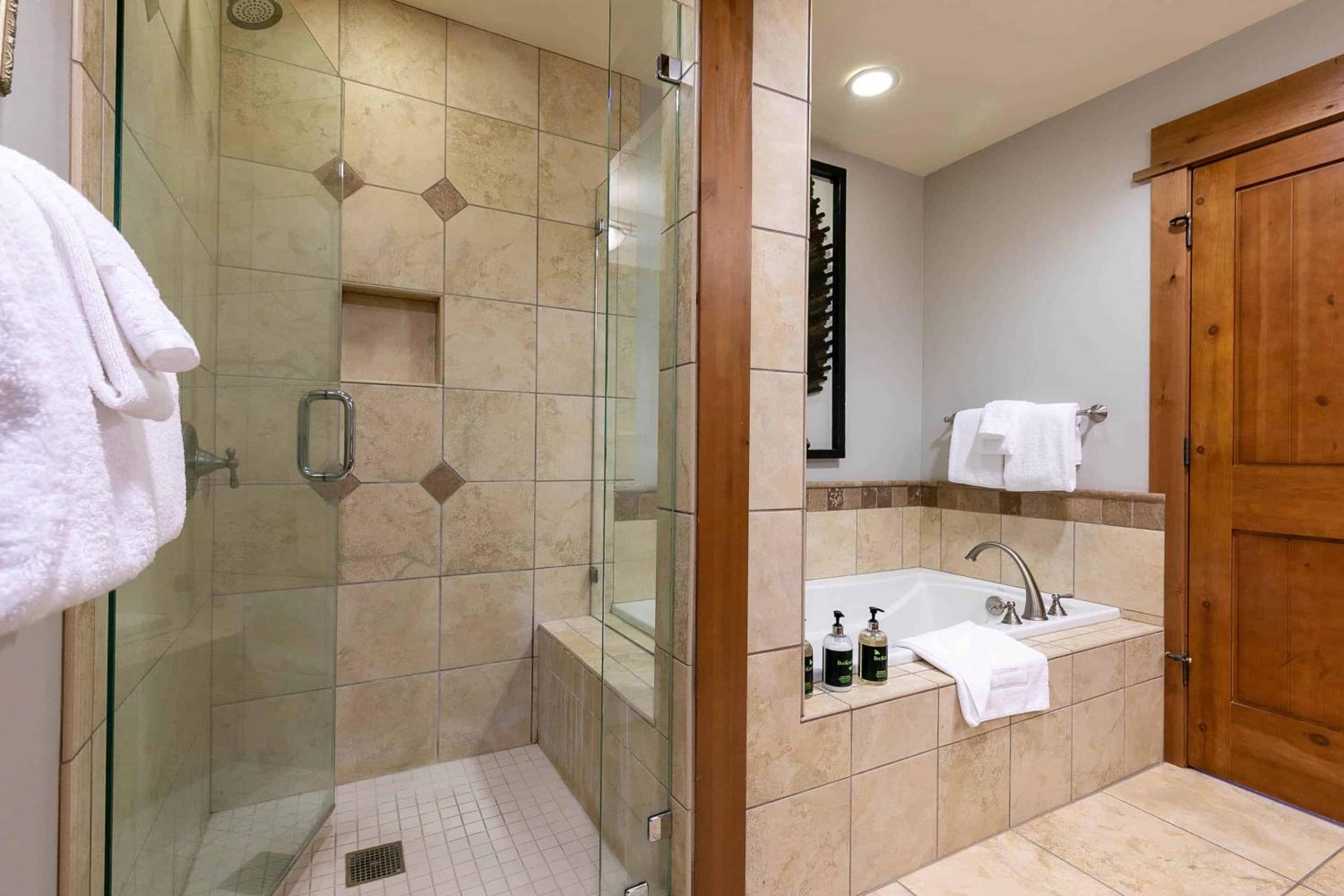 Lake Tahoe Vacations - Big Horn Lodge 501 by East West Hospitality - Property Image 12