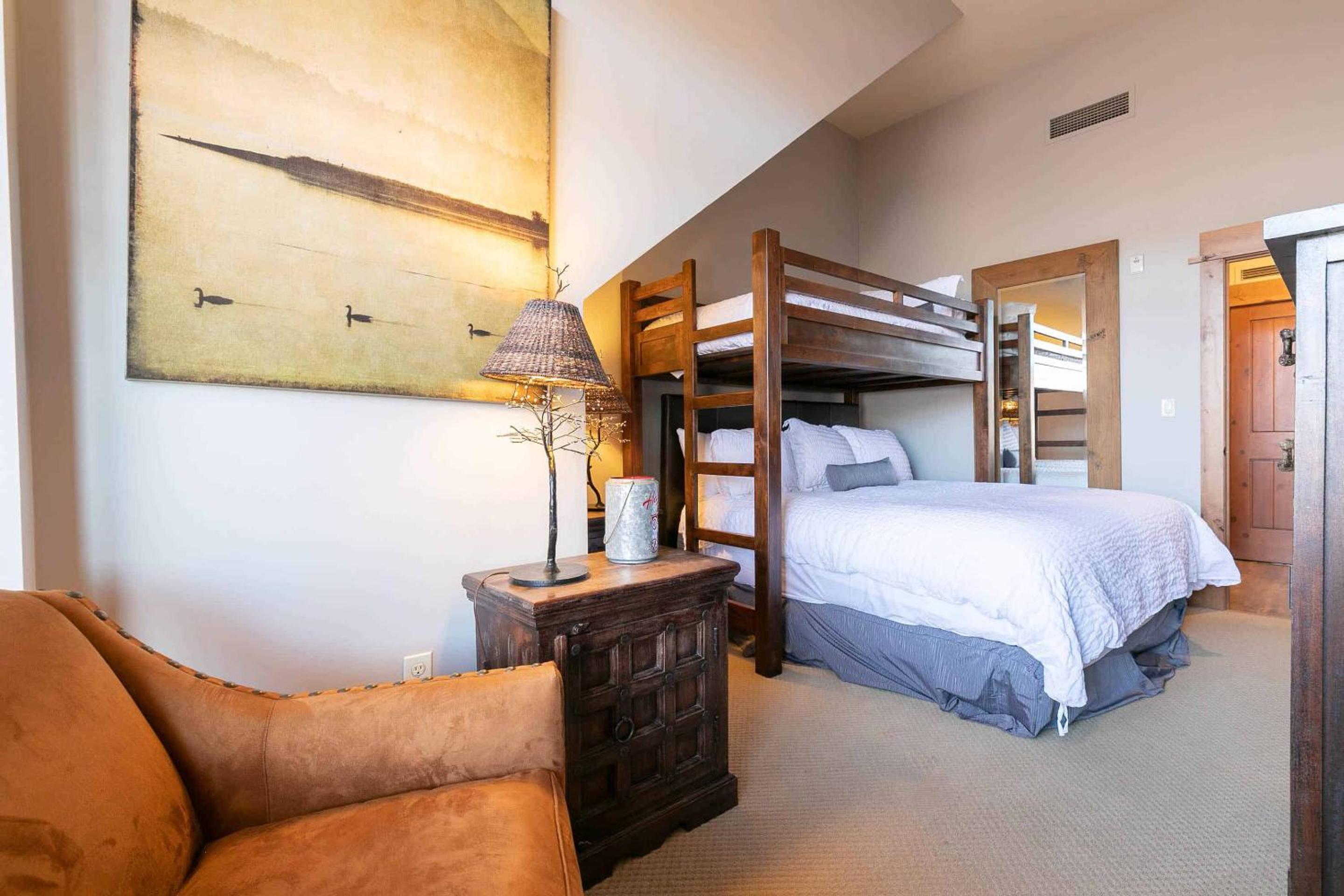 Lake Tahoe Vacations - Big Horn Lodge 501 by East West Hospitality - Property Image 2