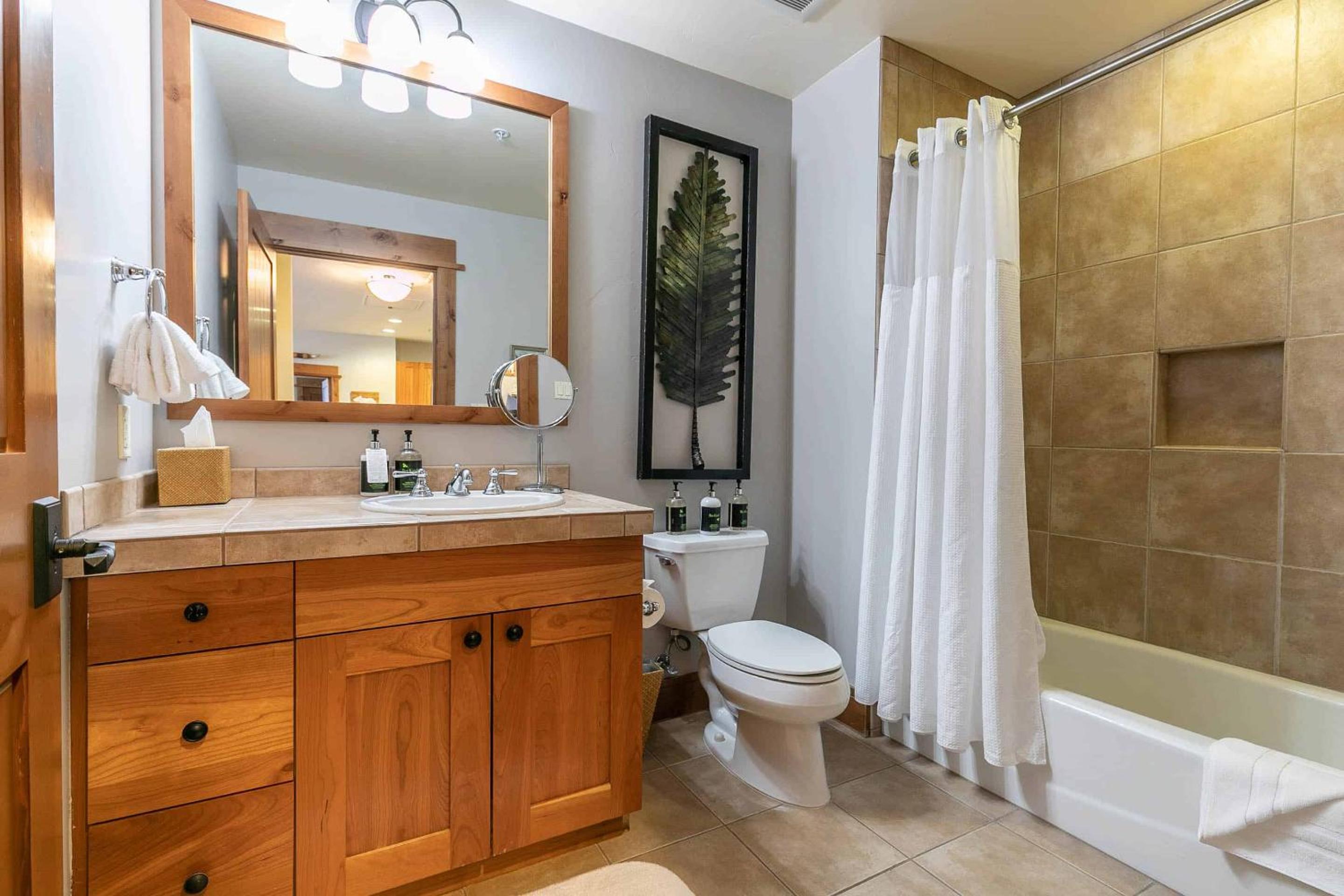 Lake Tahoe Vacations - Big Horn Lodge 501 by East West Hospitality - Property Image 9