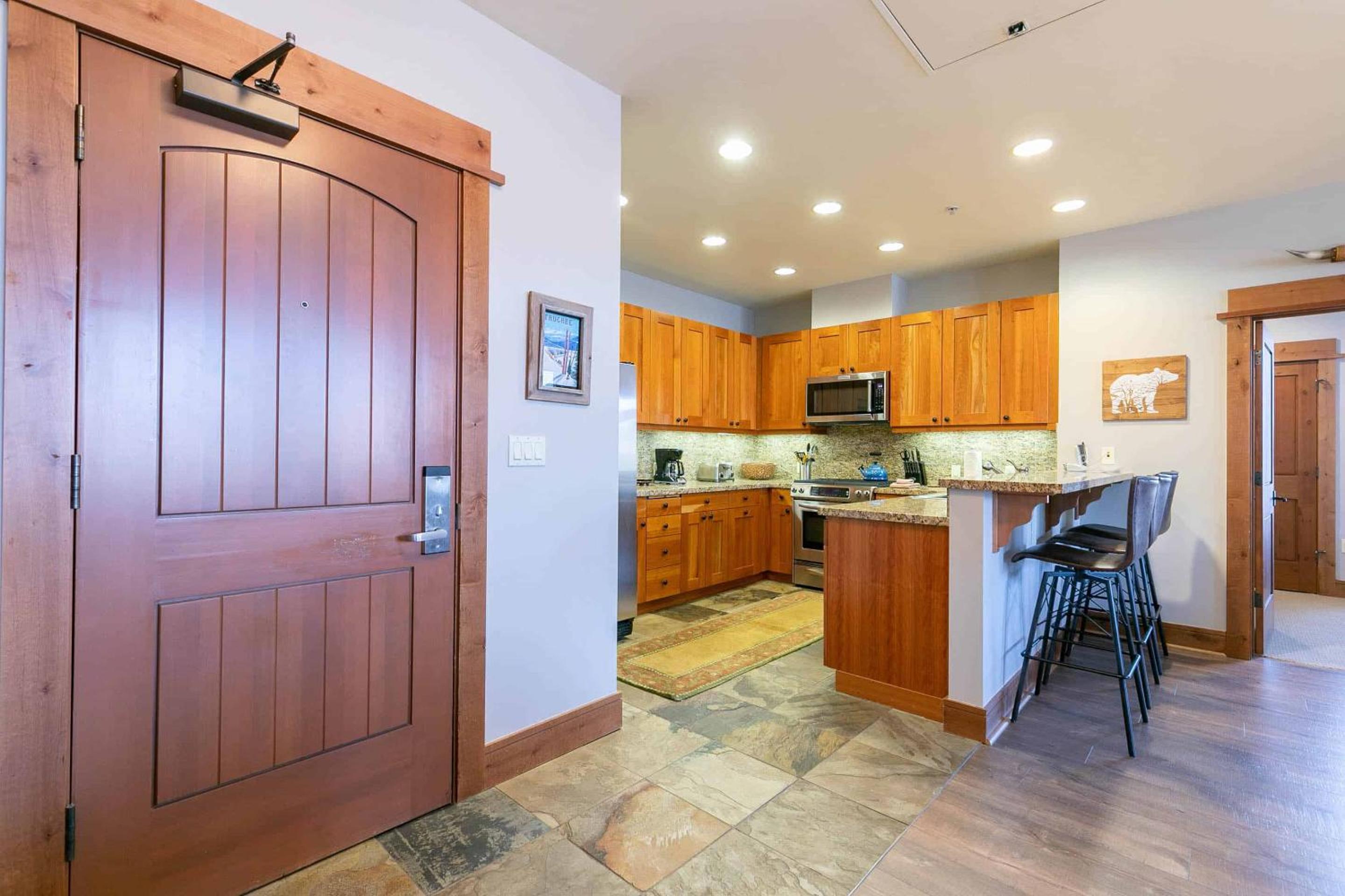 Lake Tahoe Vacations - Big Horn Lodge 501 by East West Hospitality - Property Image 7
