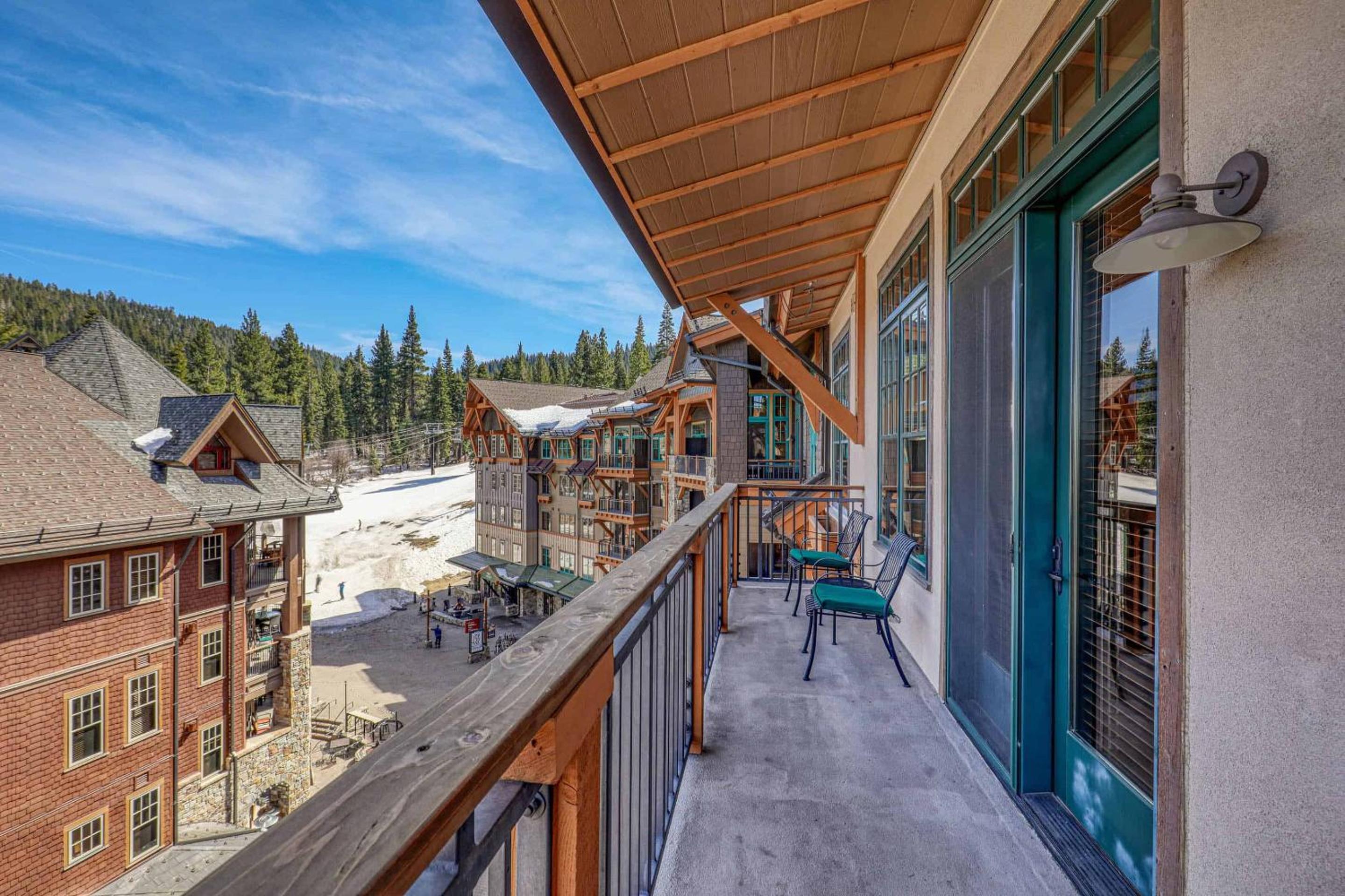 Lake Tahoe Vacations - Big Horn Lodge 501 by East West Hospitality - Property Image 5