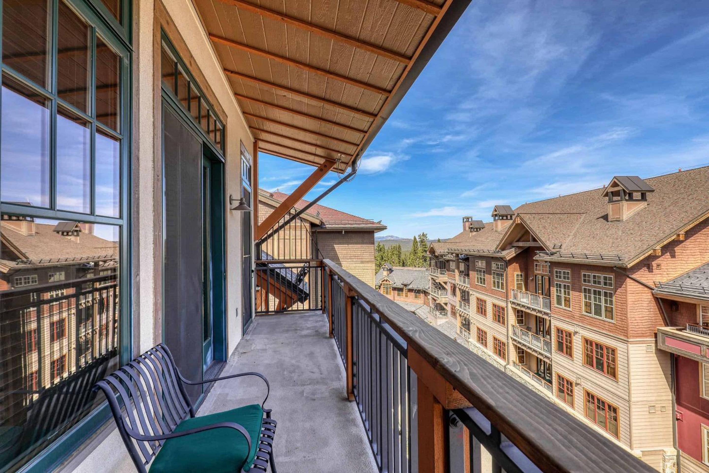 Lake Tahoe Vacations - Big Horn Lodge 501 by East West Hospitality - Property Image 6