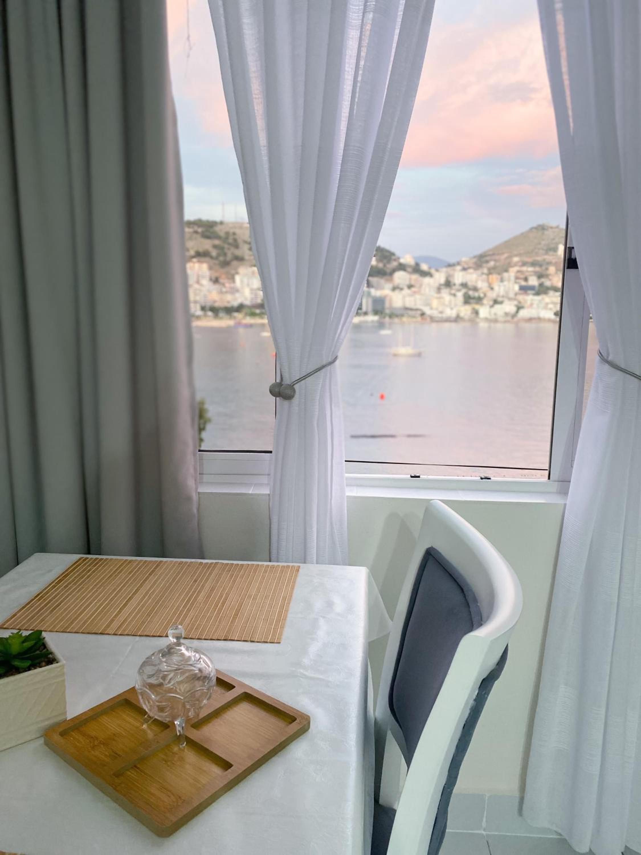 Seaside Apartment next to Ferry Terminal