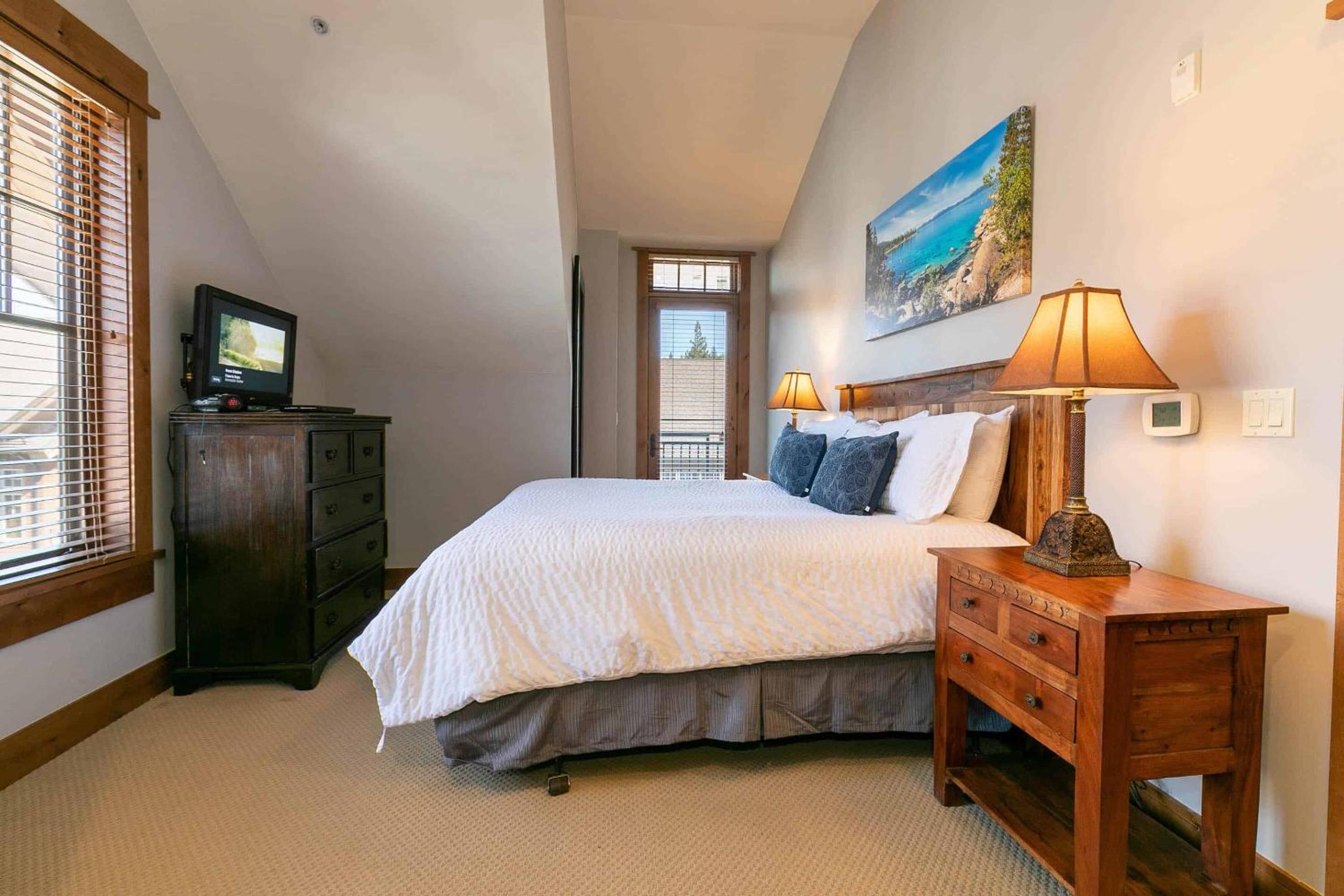 Lake Tahoe Vacations - Big Horn Lodge 501 by East West Hospitality - Property Image 14