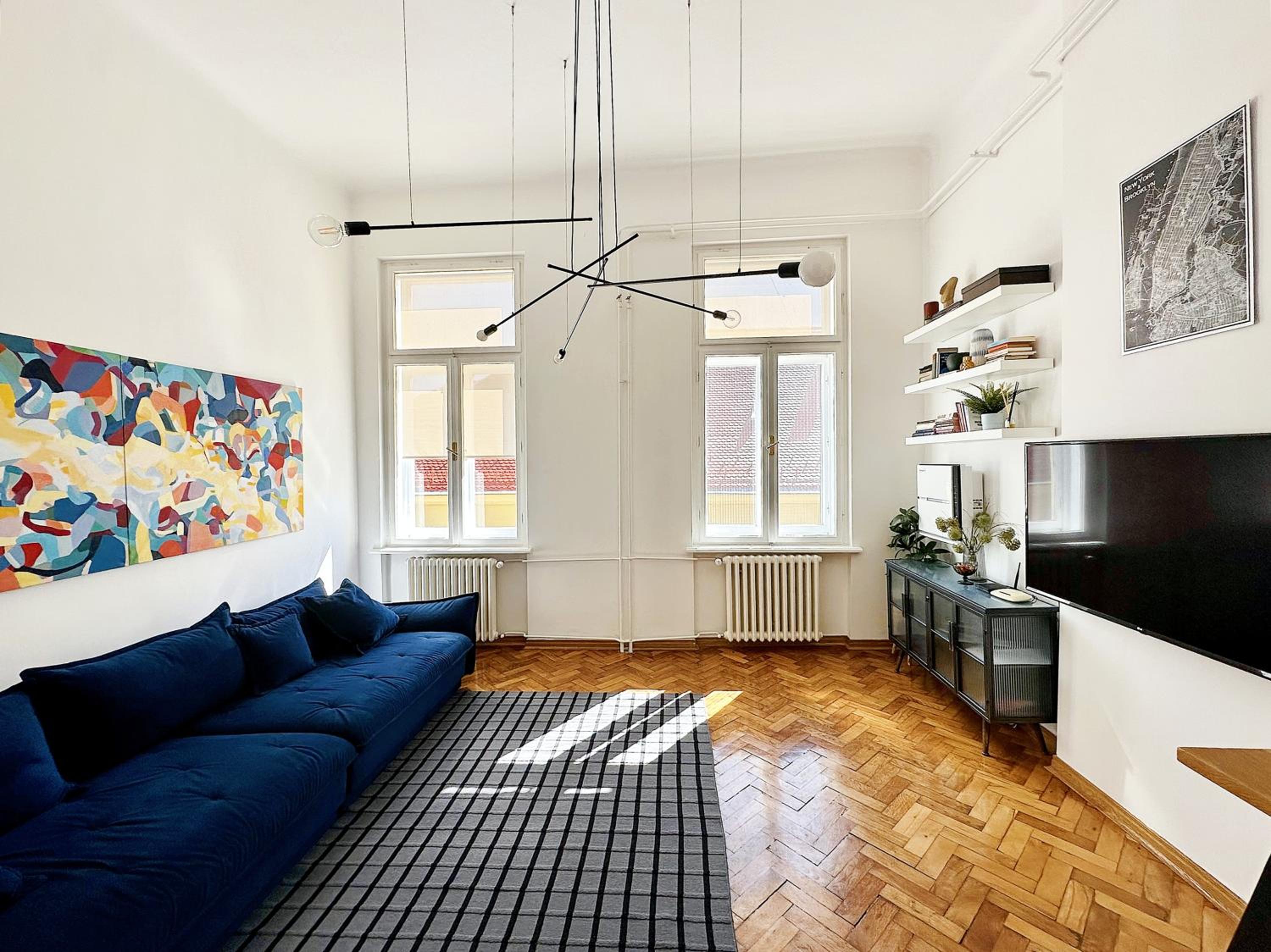 Unique Family Home by Fortress - Cozy & Spacious - Free Parking view 3