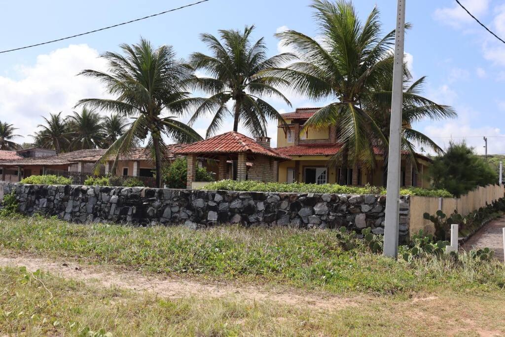 Beautiful house by the sea in Barra do Cunhaú