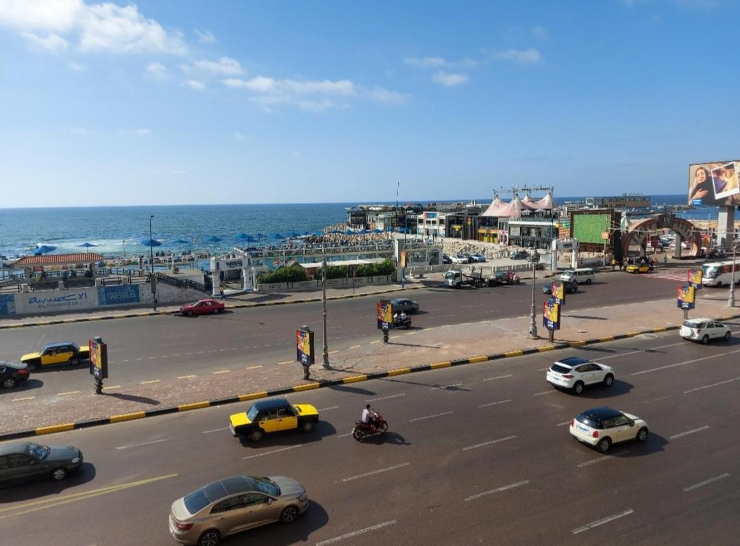 Alexandria Seaview studio