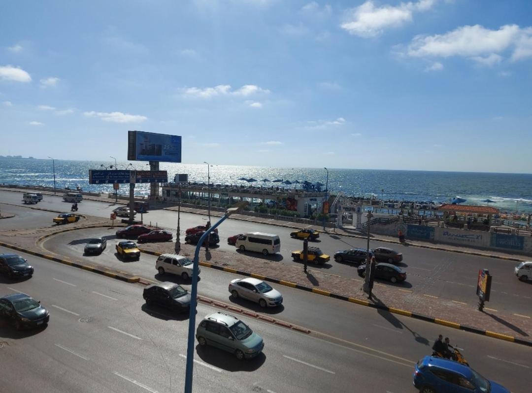Alexandria Seaview studio