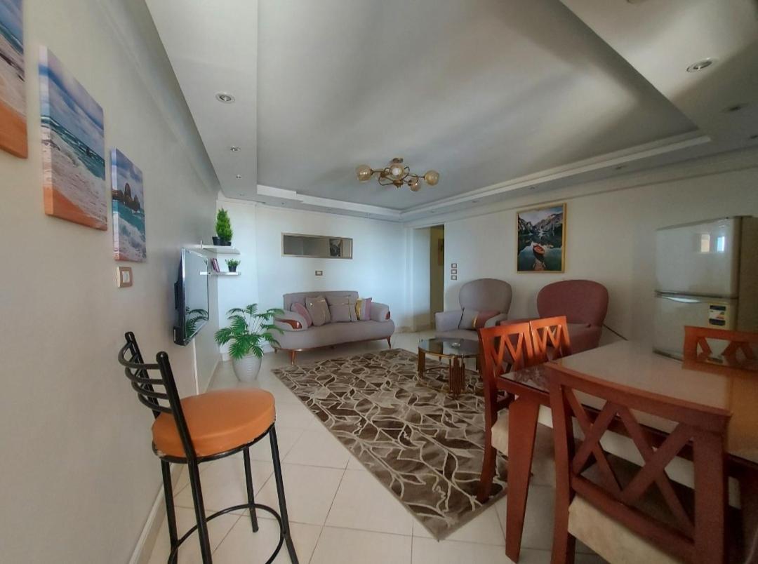 Alexandria Seaview studio