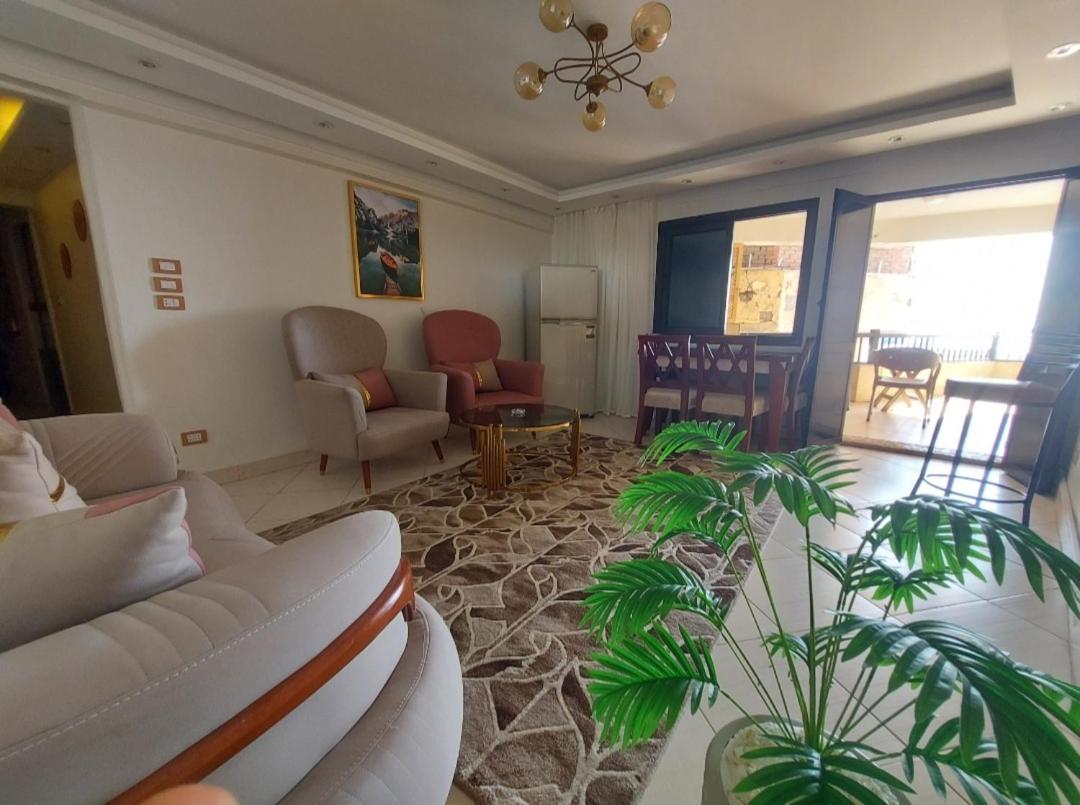 Alexandria Seaview studio