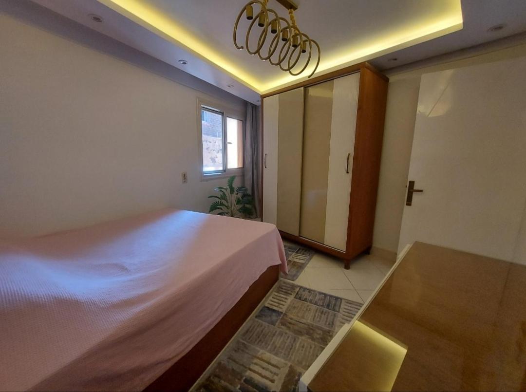 Alexandria Seaview studio