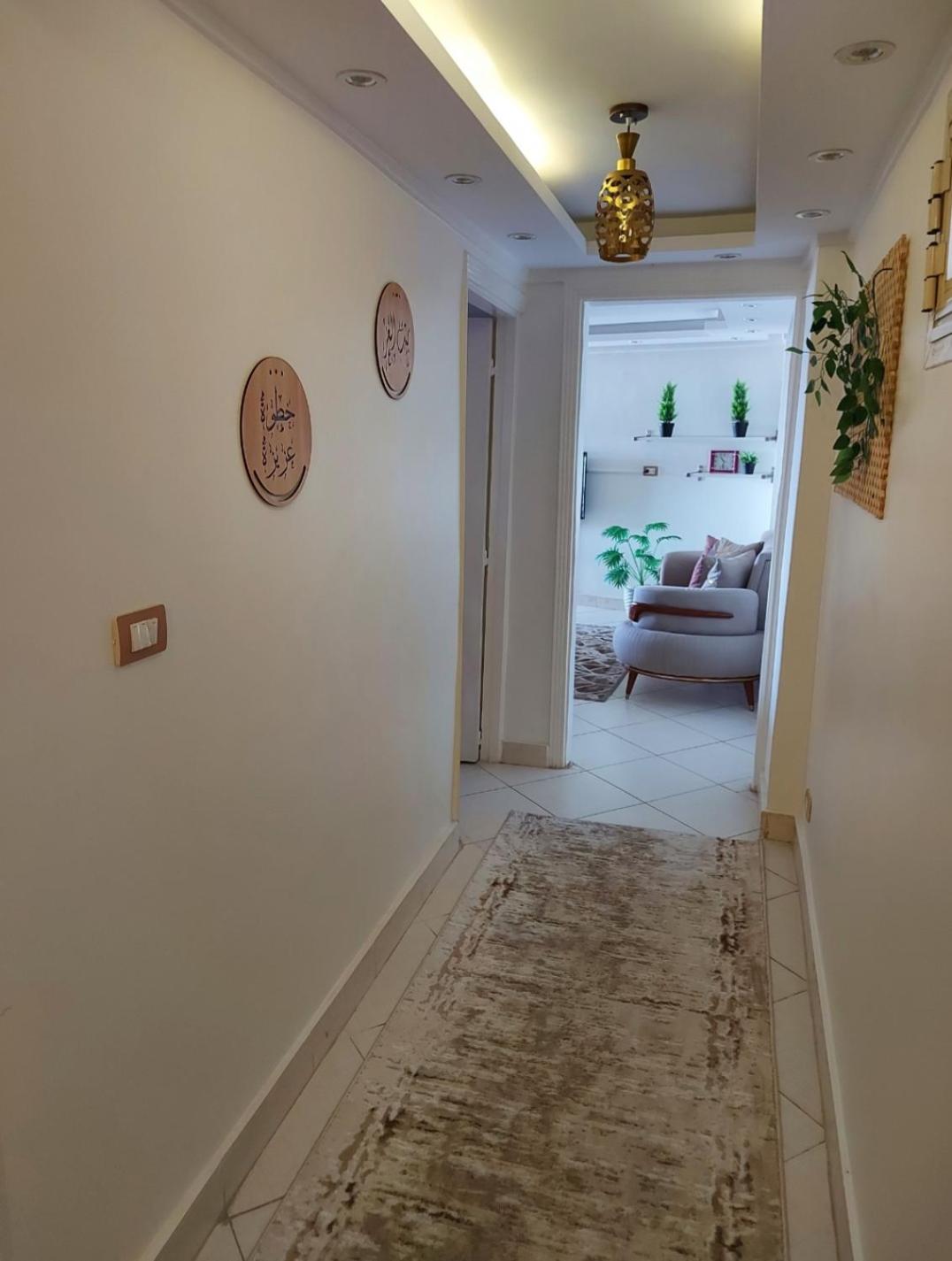 Alexandria Seaview studio
