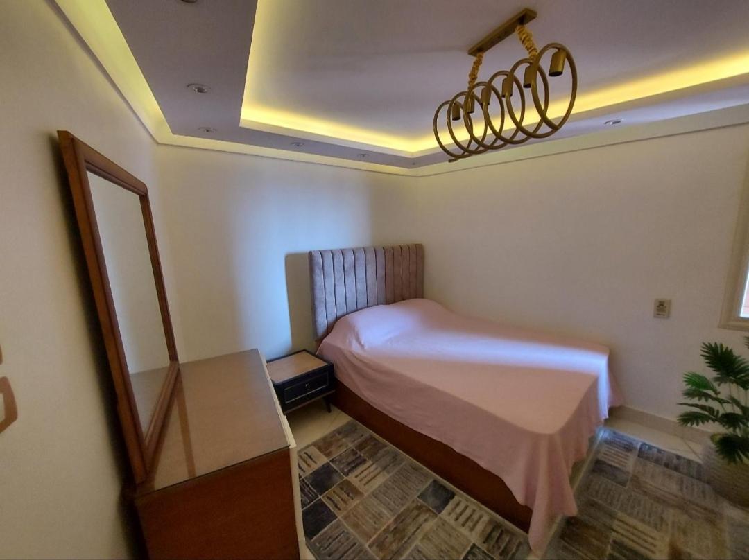 Alexandria Seaview studio