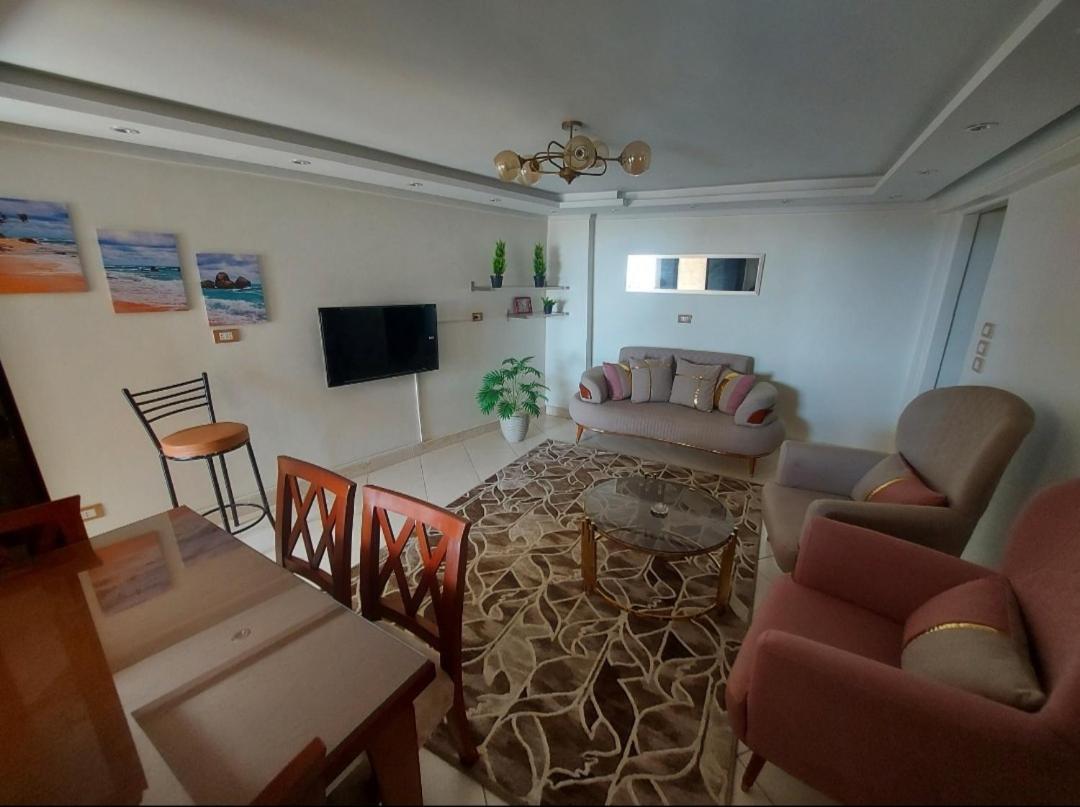 Alexandria Seaview studio