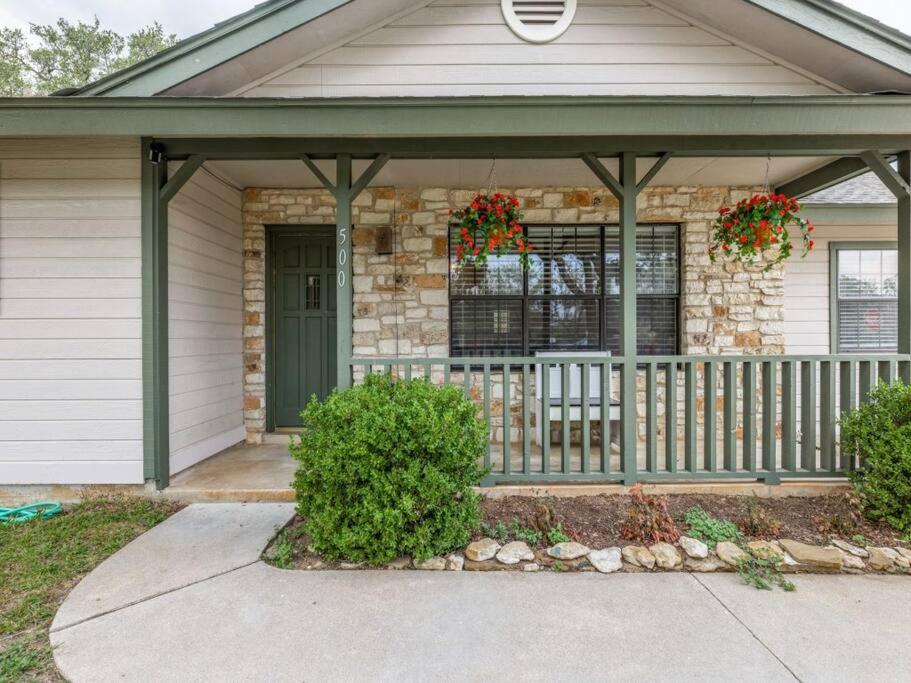 7 Bed Wine Country Home Mins from Shops and Restaurants