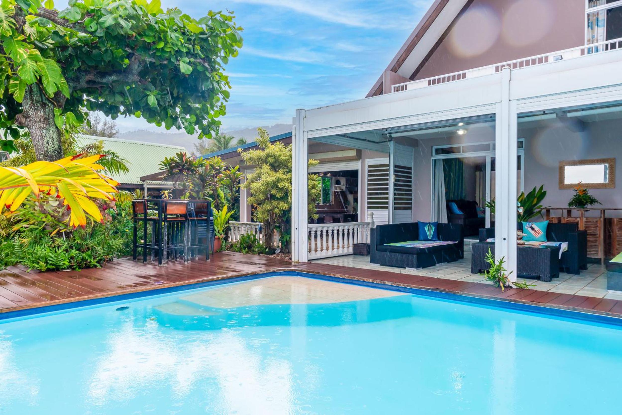 Villa Sunset Manarii in Paea Pool & Beach view 5